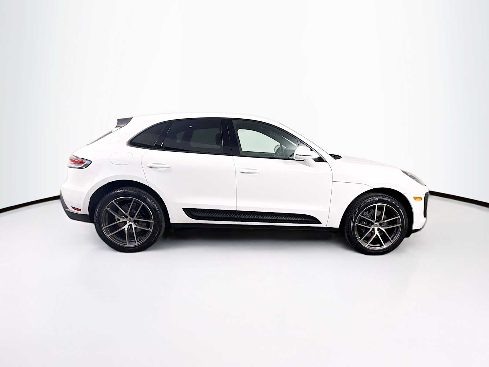 Thumbnail: 2024 Porsche Macan - 8