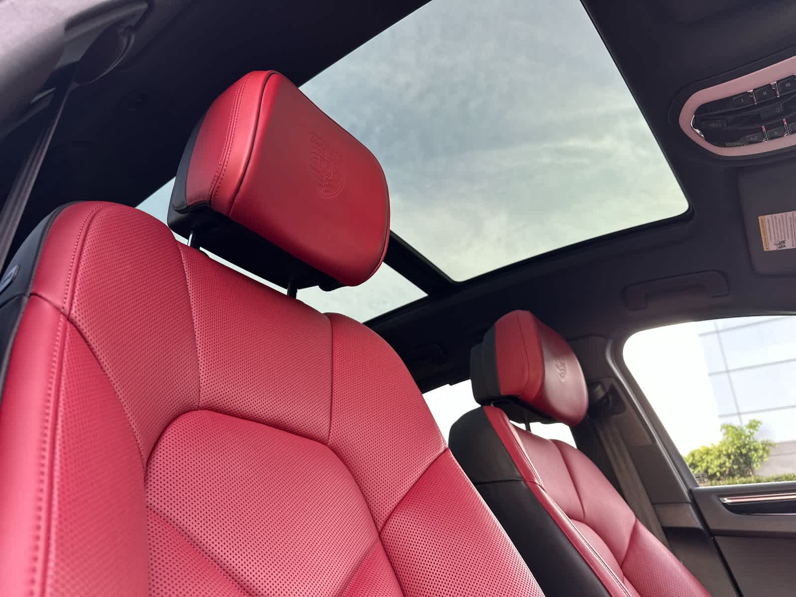 Thumbnail: 2025 Porsche Macan - 18