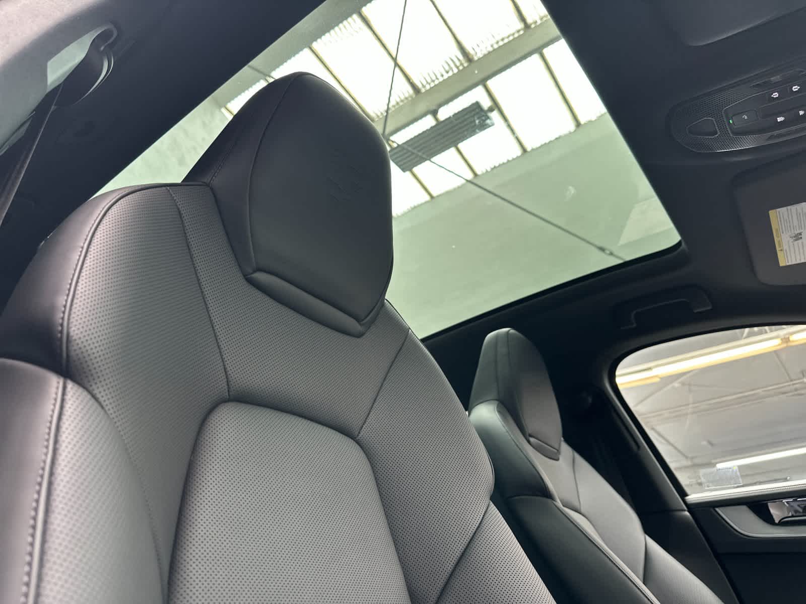 Thumbnail: 2026 Porsche Cayenne - 18