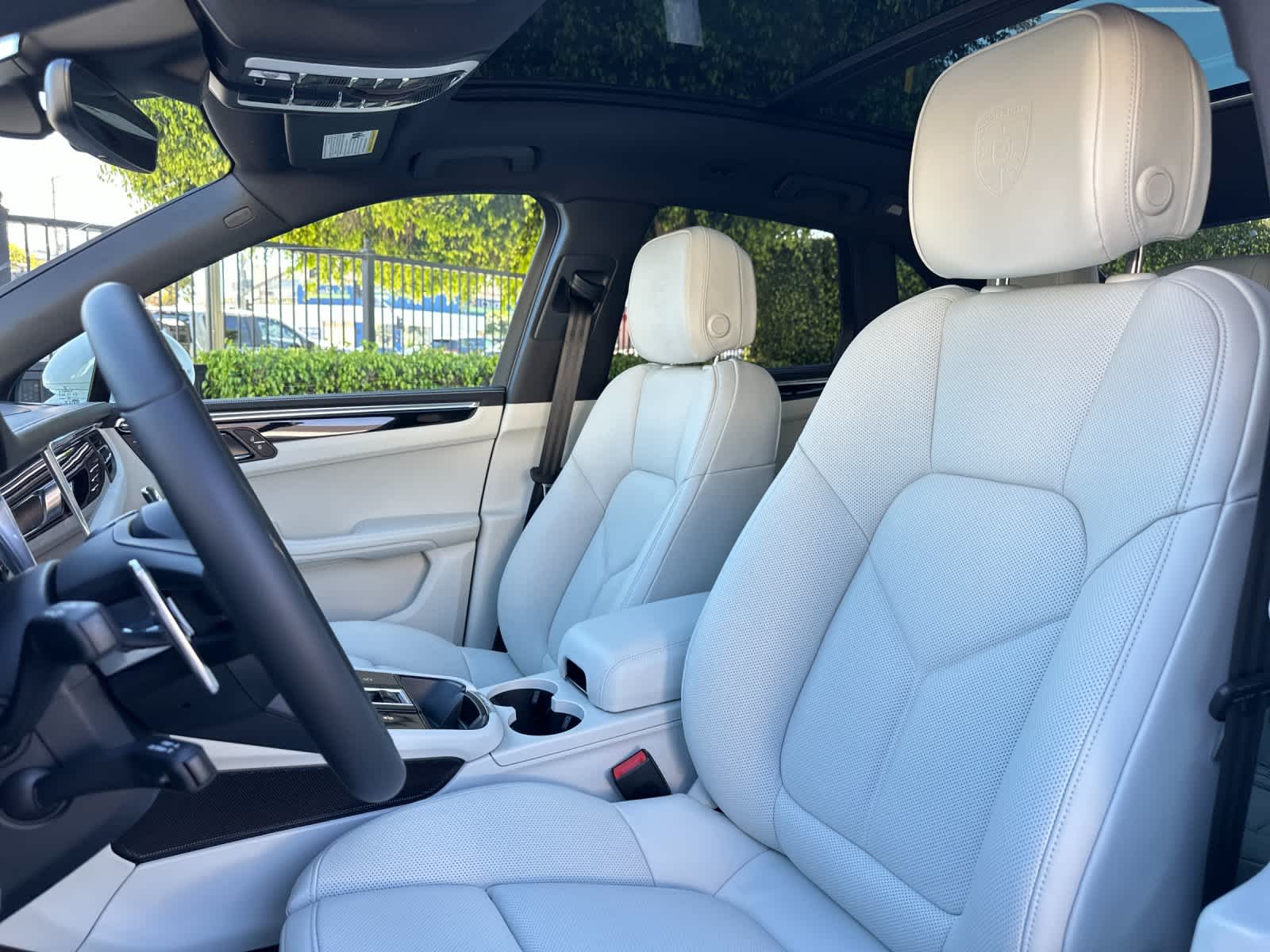 Thumbnail: 2026 Porsche Macan - 5