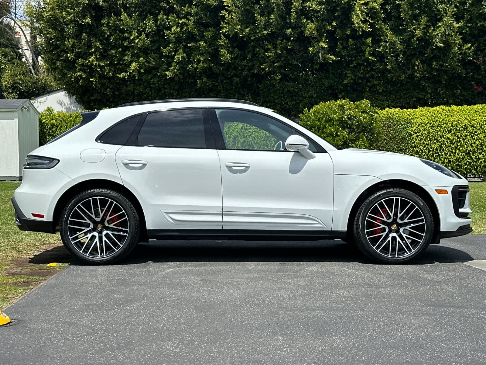 Thumbnail: 2026 Porsche Macan - 9