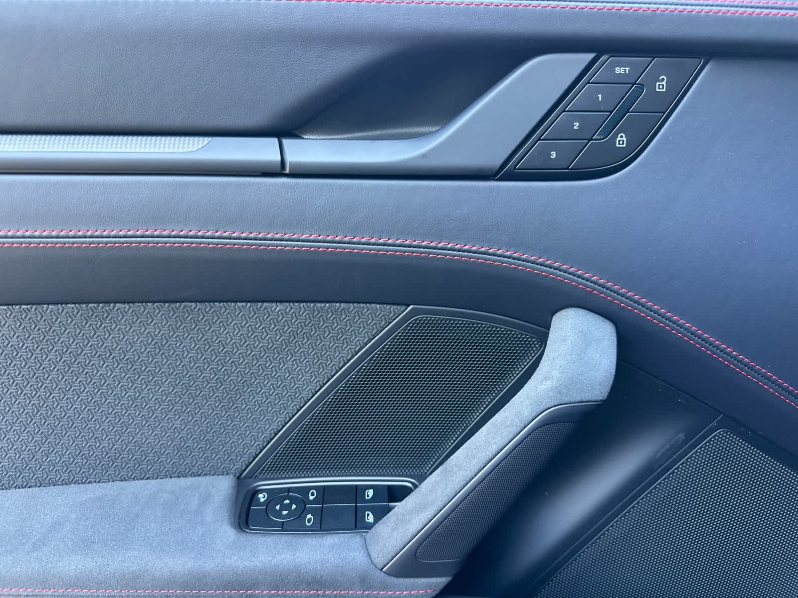 Thumbnail: 2025 Porsche 911 - 11