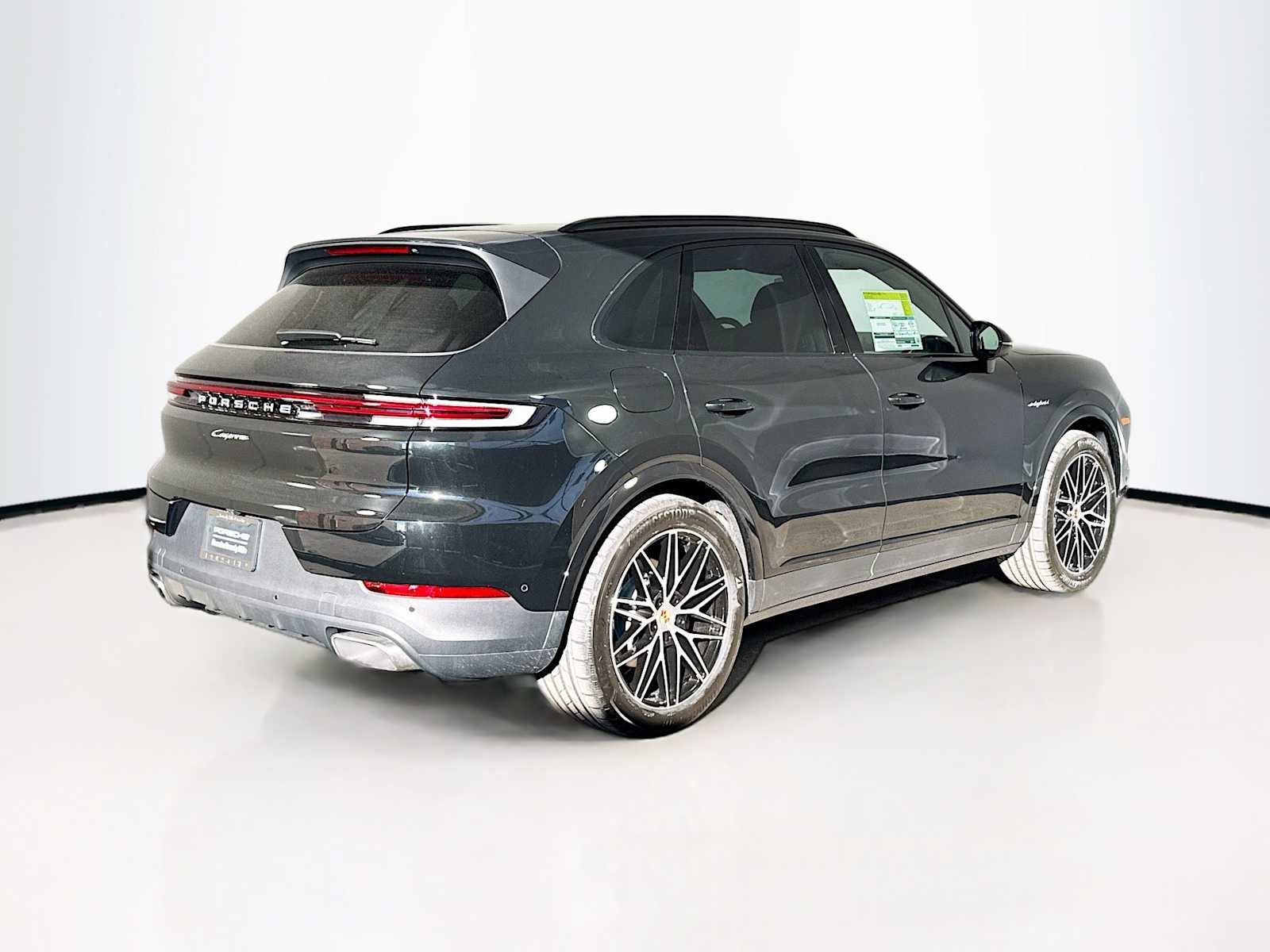 Thumbnail: 2026 Porsche Cayenne - 9