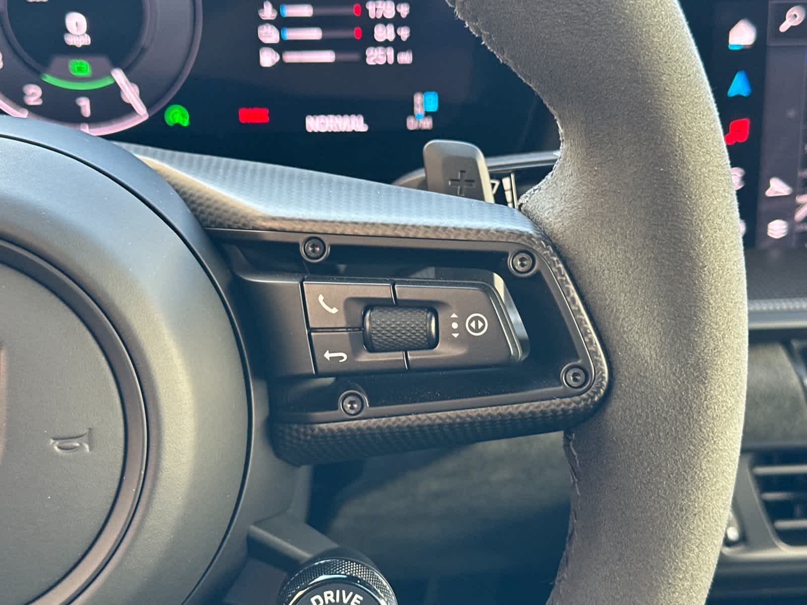 Thumbnail: 2025 Porsche 911 - 26