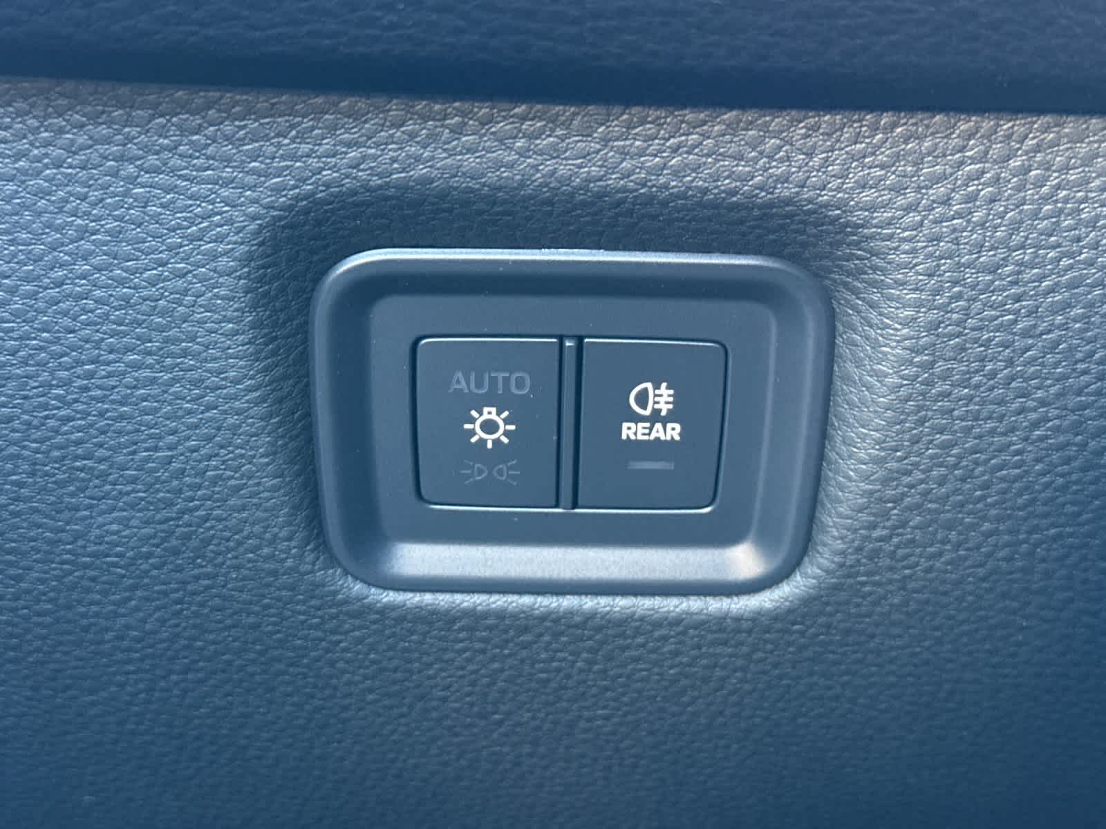 Thumbnail: 2026 Porsche Cayenne - 30