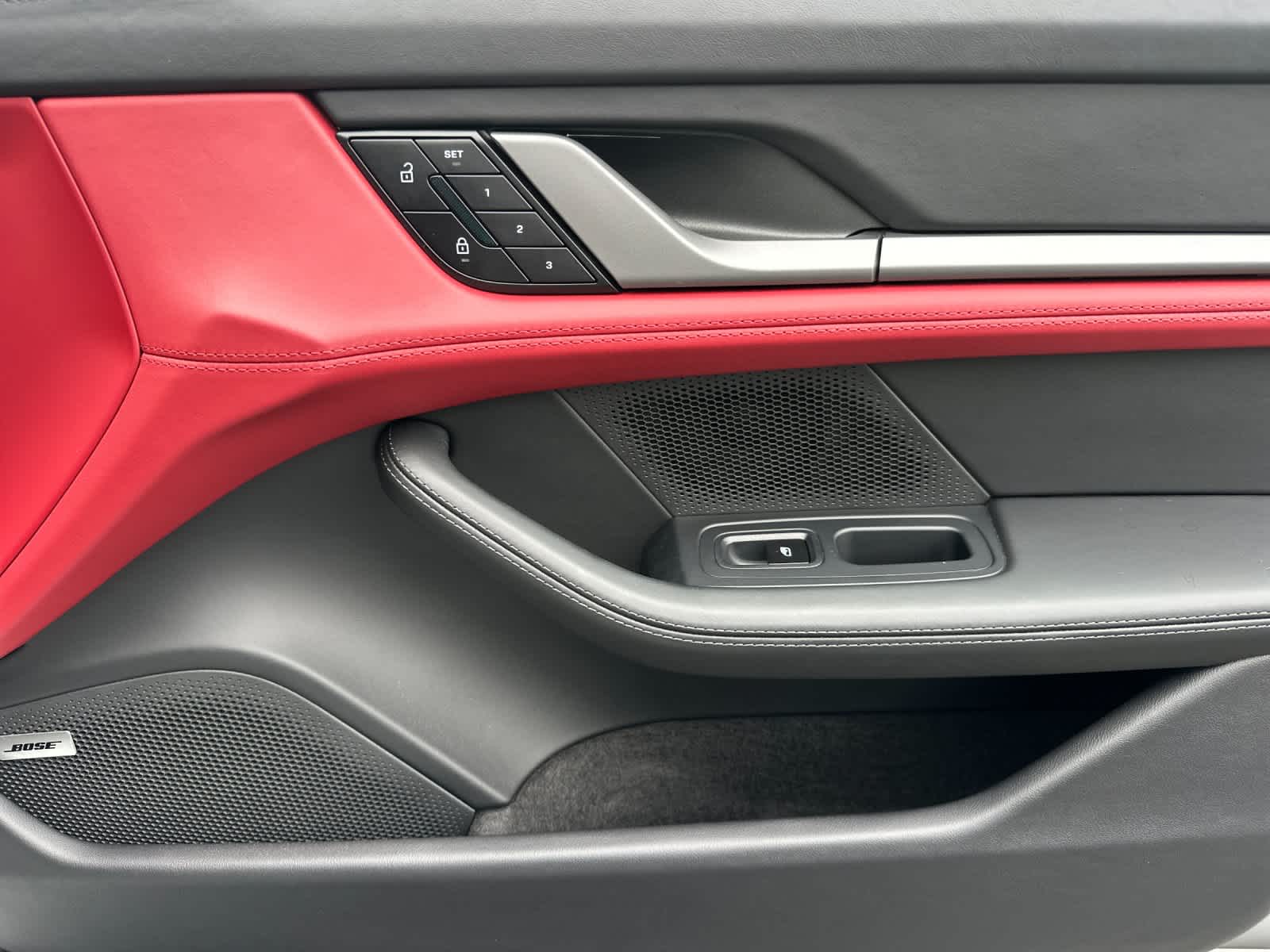 Thumbnail: 2025 Porsche Taycan - 18