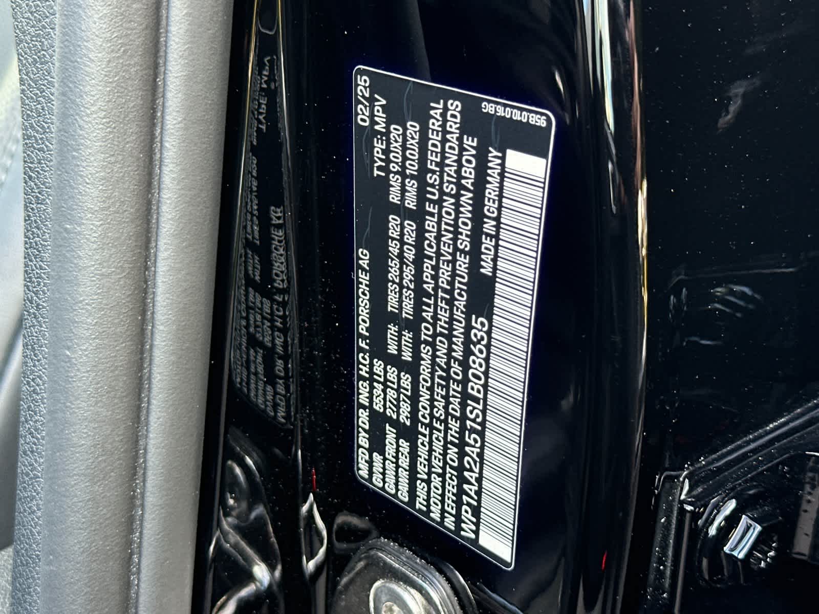 Thumbnail: 2025 Porsche Macan - 33