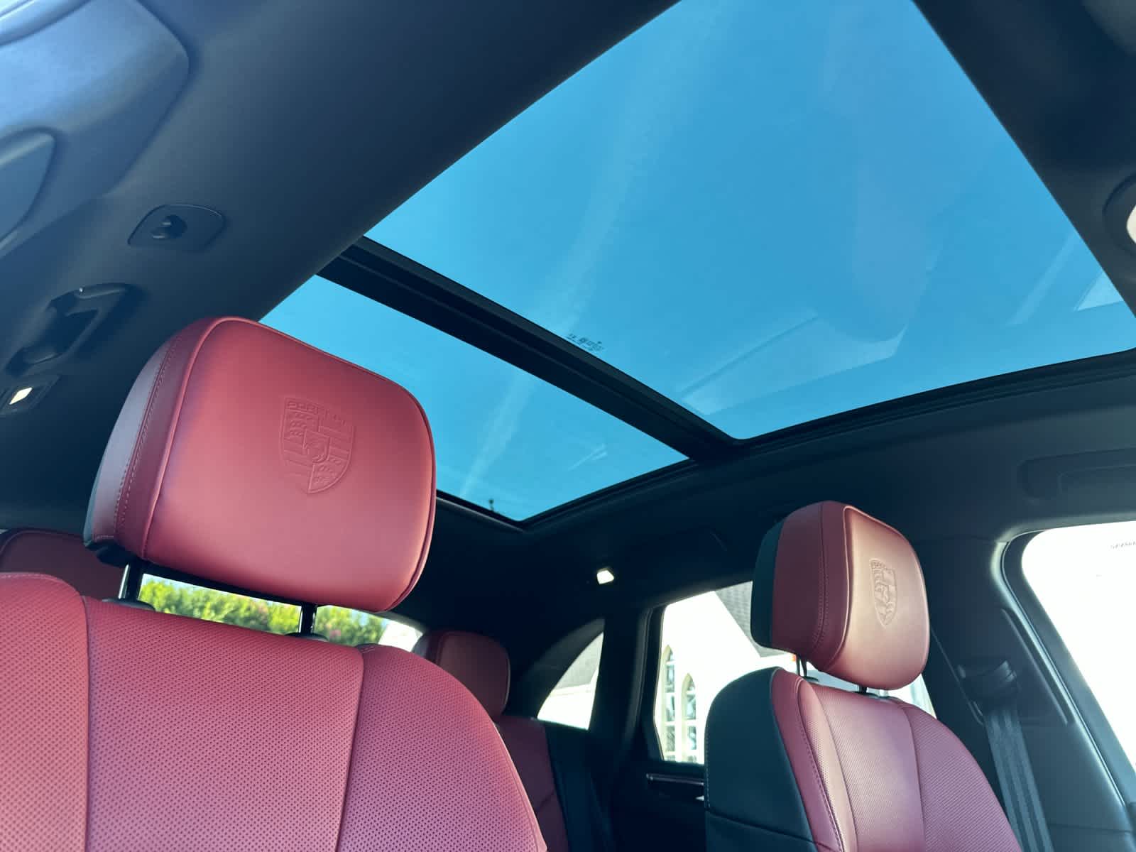 Thumbnail: 2026 Porsche Macan - 18