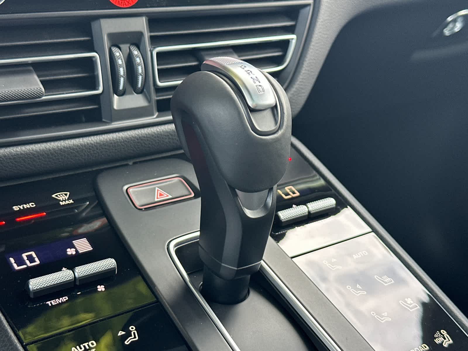 Thumbnail: 2026 Porsche Macan - 25