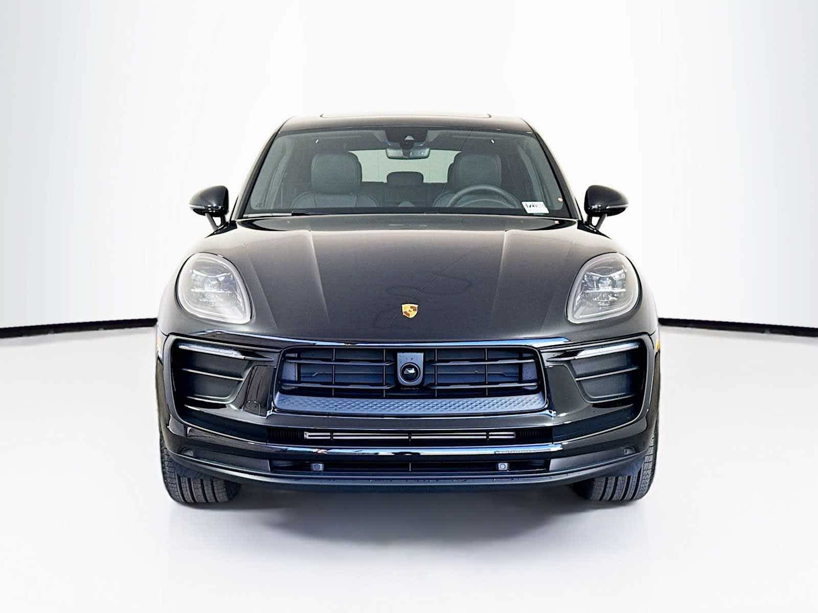 Thumbnail: 2026 Porsche Macan - 6
