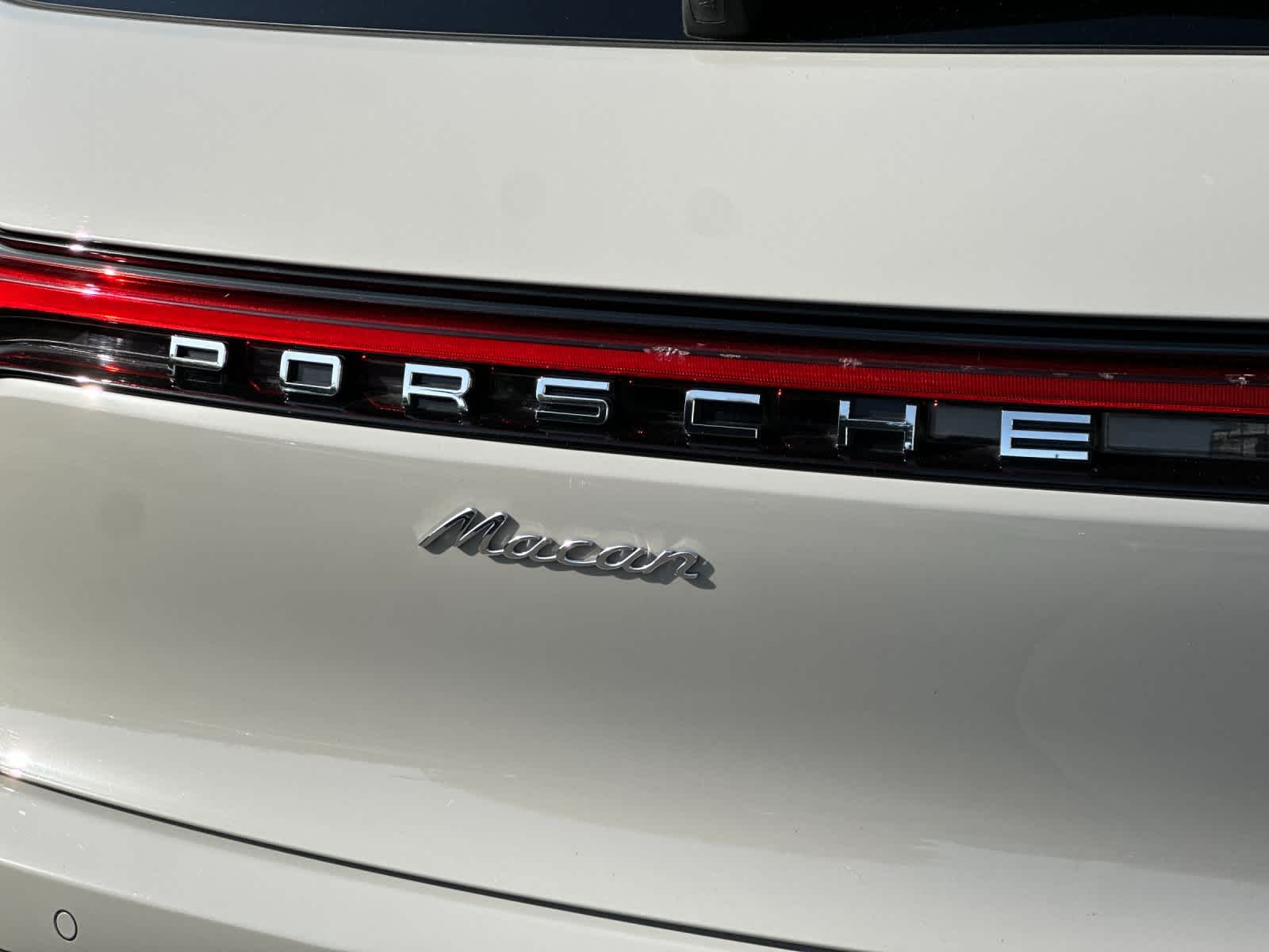 Thumbnail: 2025 Porsche Macan - 30