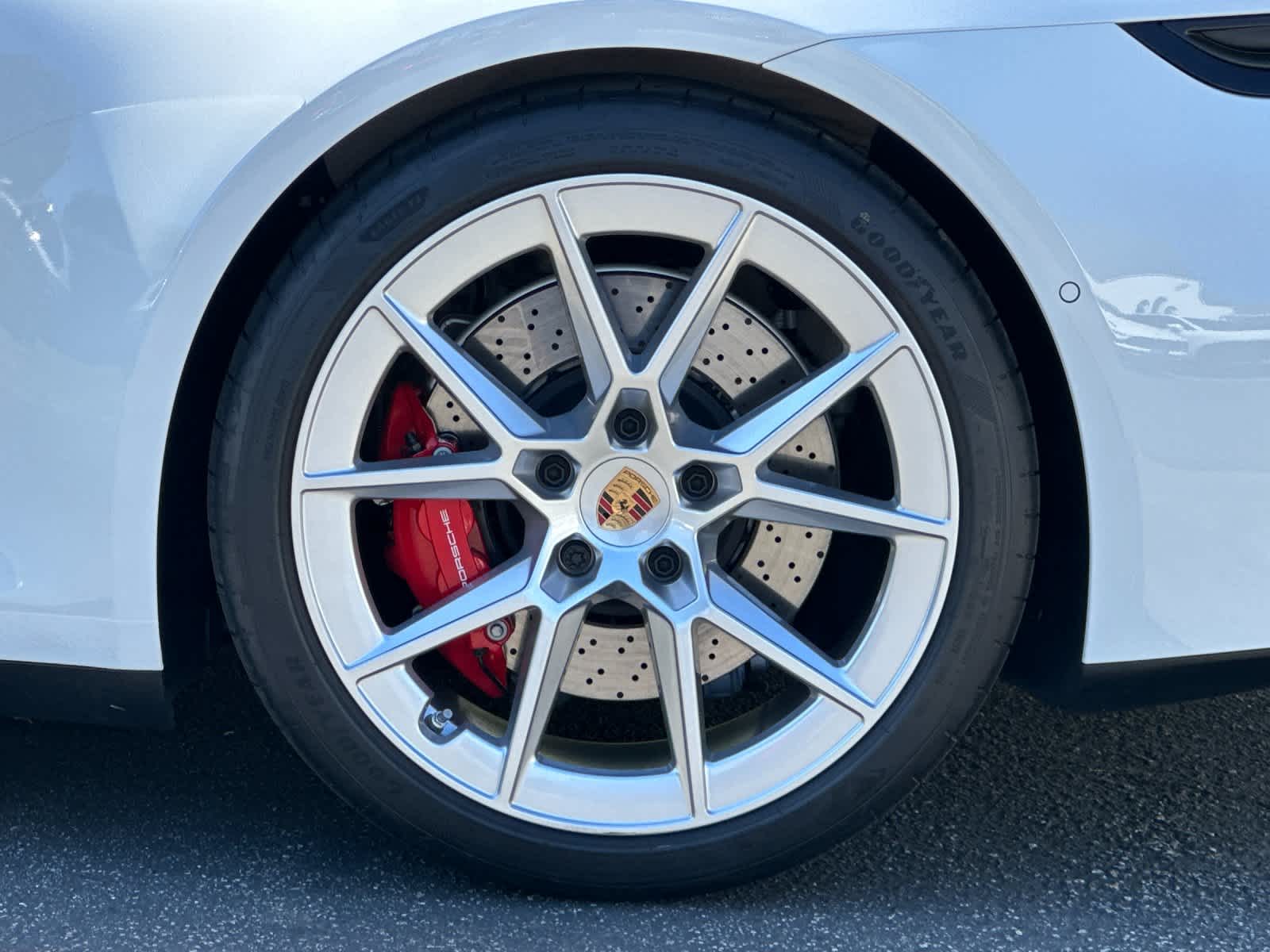 Thumbnail: 2026 Porsche 911 - 26