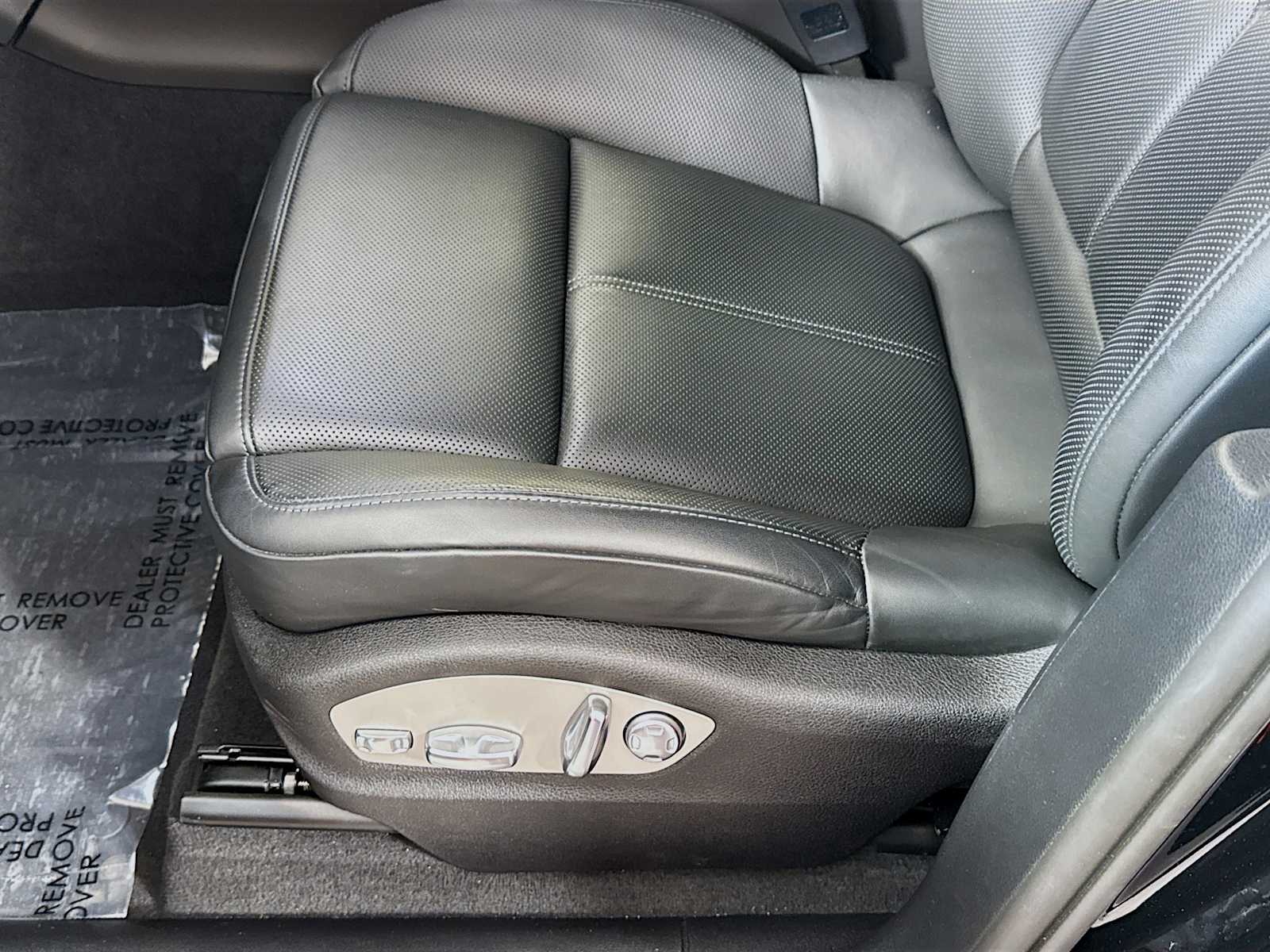 Thumbnail: 2025 Porsche Macan - 16