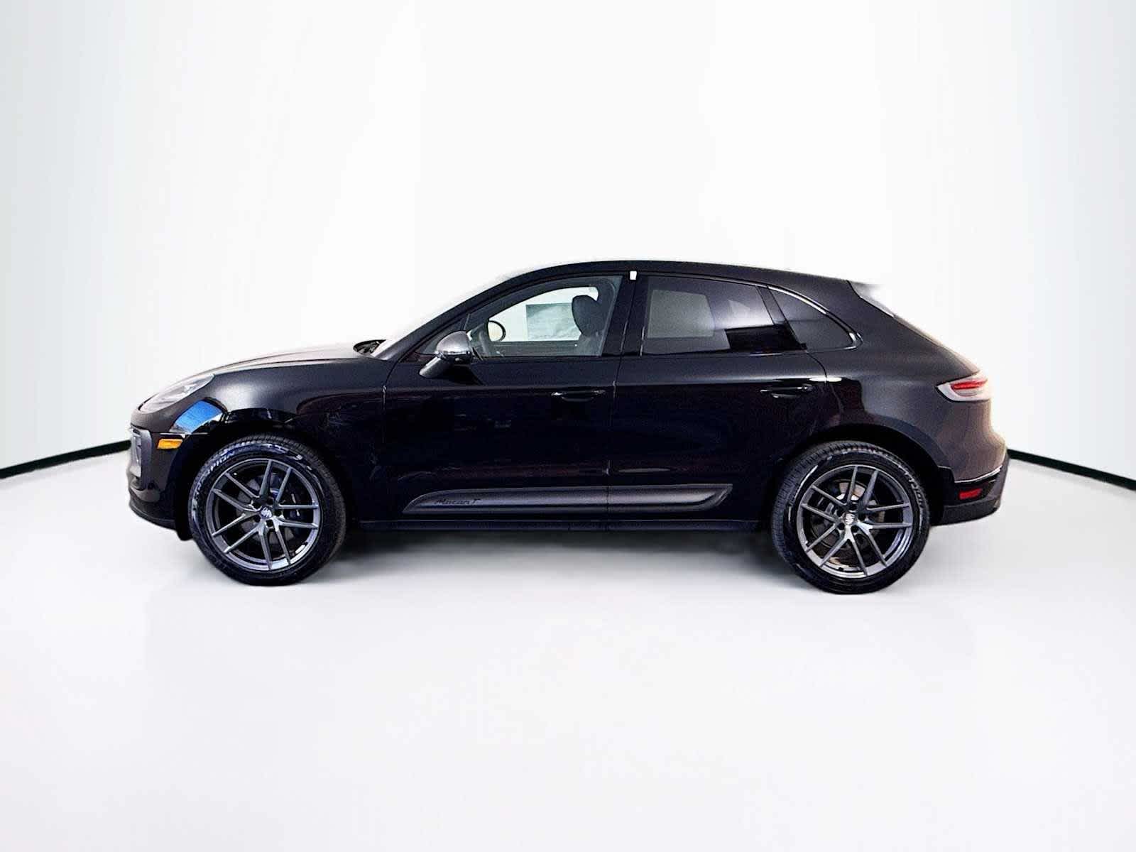Thumbnail: 2025 Porsche Macan - 30