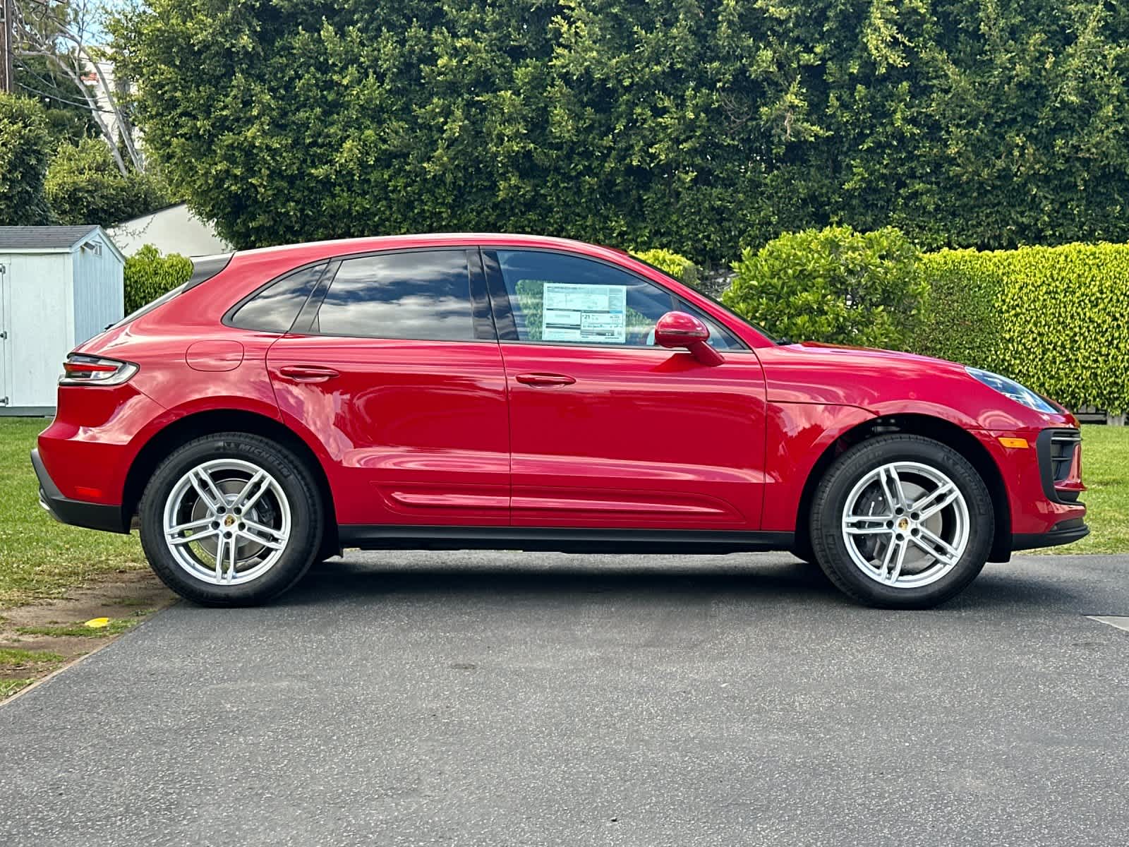 Thumbnail: 2026 Porsche Macan - 9