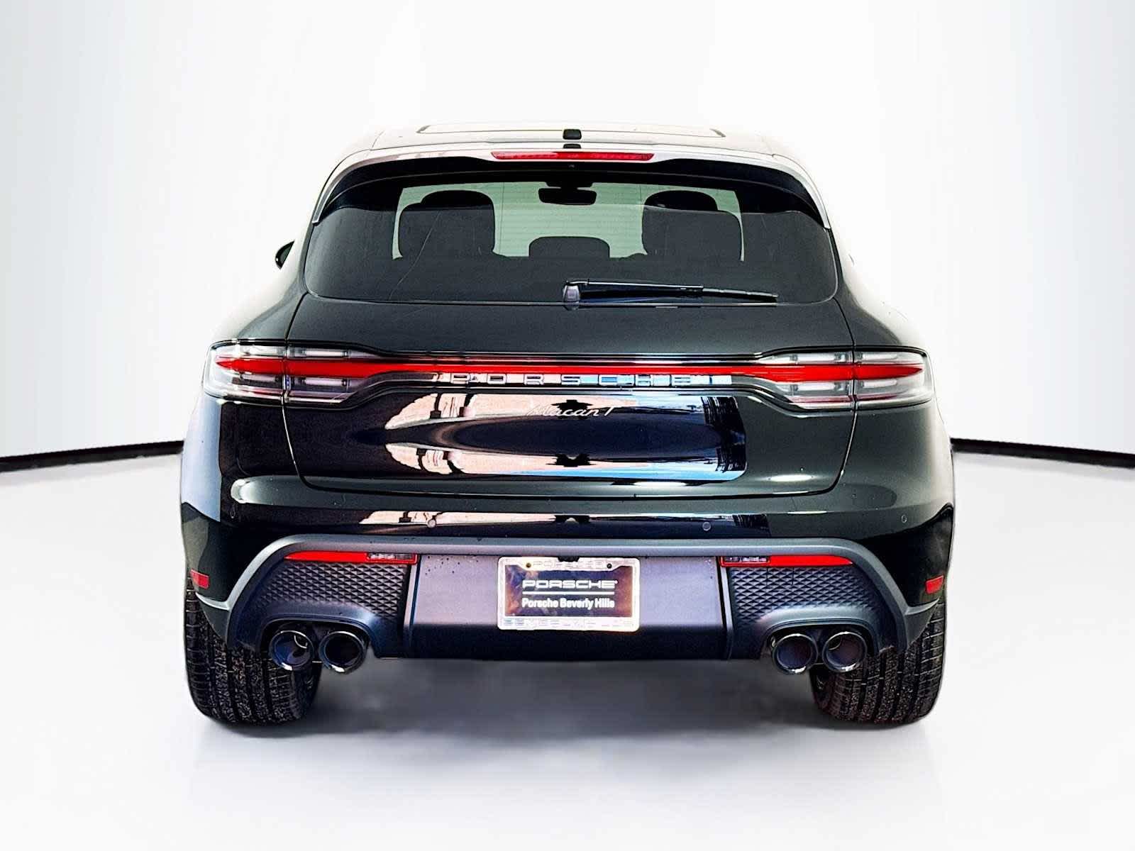Thumbnail: 2026 Porsche Macan - 10
