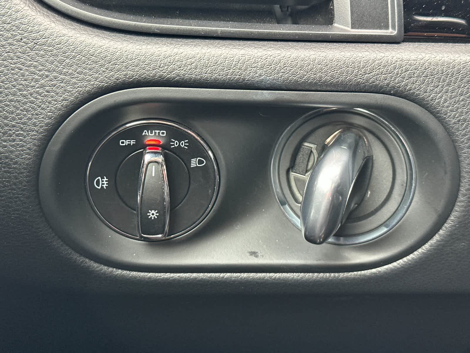 Thumbnail: 2025 Porsche Macan - 30