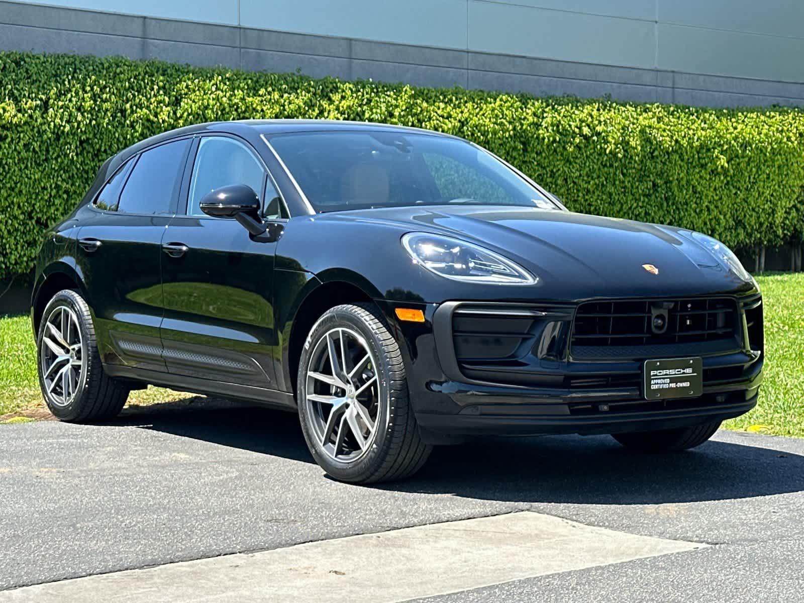 Thumbnail: 2025 Porsche Macan - 10