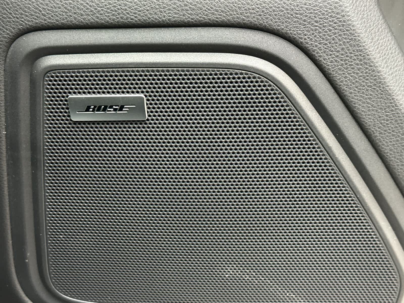 Thumbnail: 2026 Porsche Macan - 20