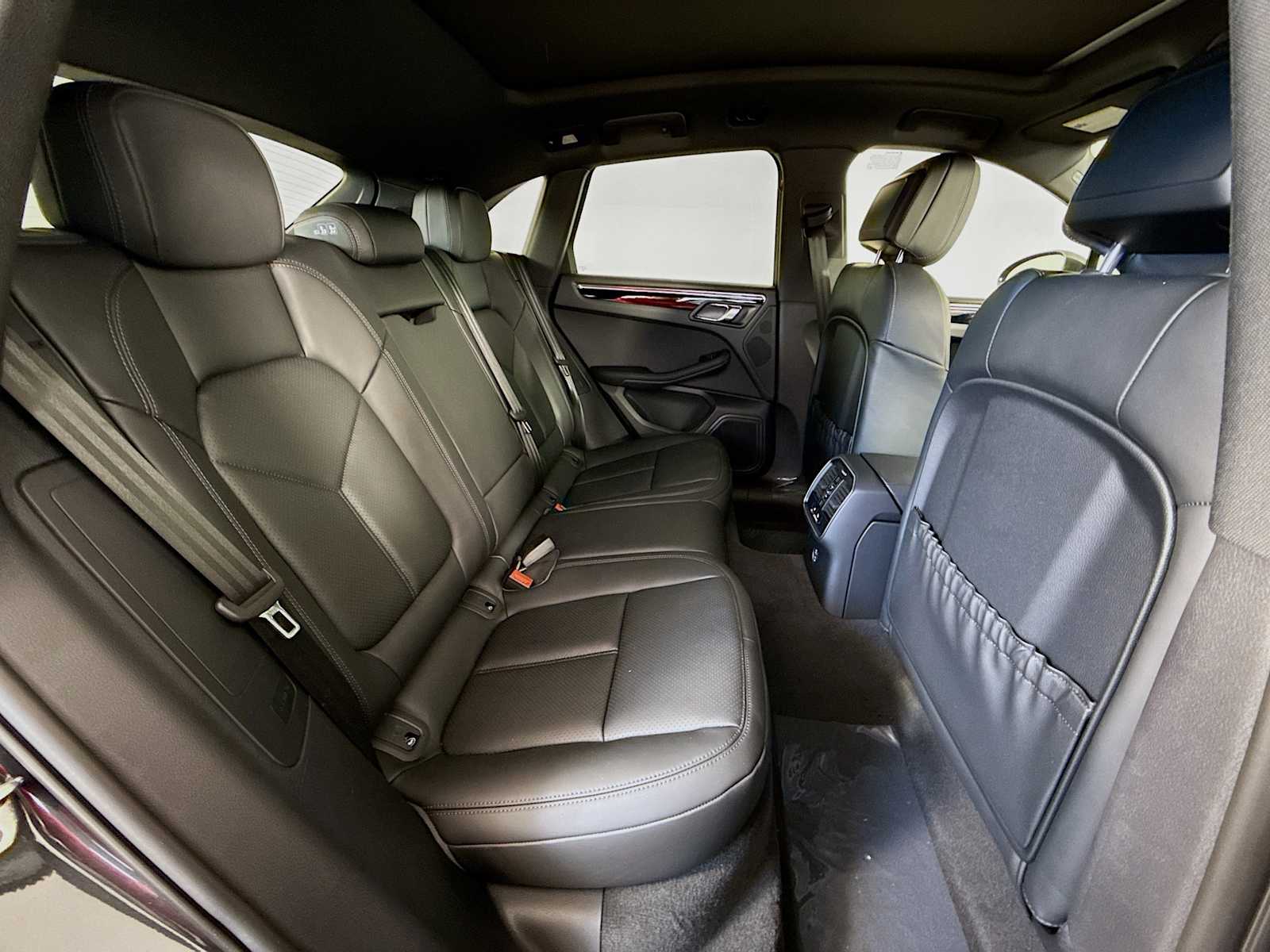 Thumbnail: 2026 Porsche Macan - 19