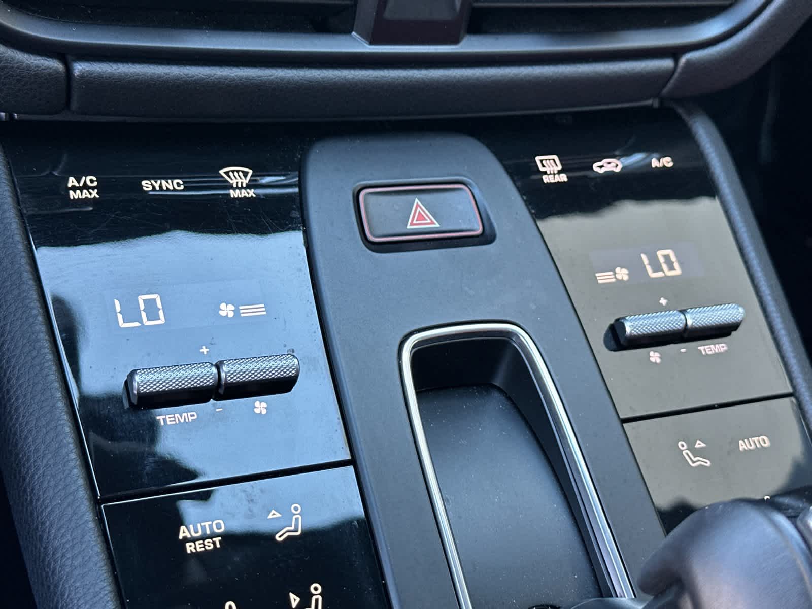 Thumbnail: 2025 Porsche Macan - 24