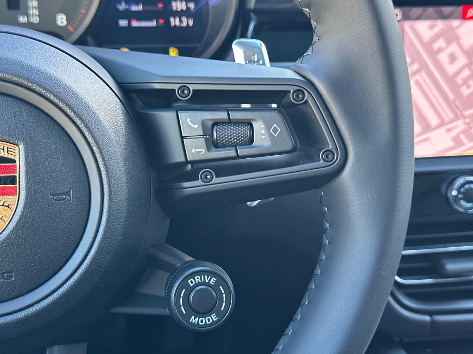 Thumbnail: 2026 Porsche Macan - 28