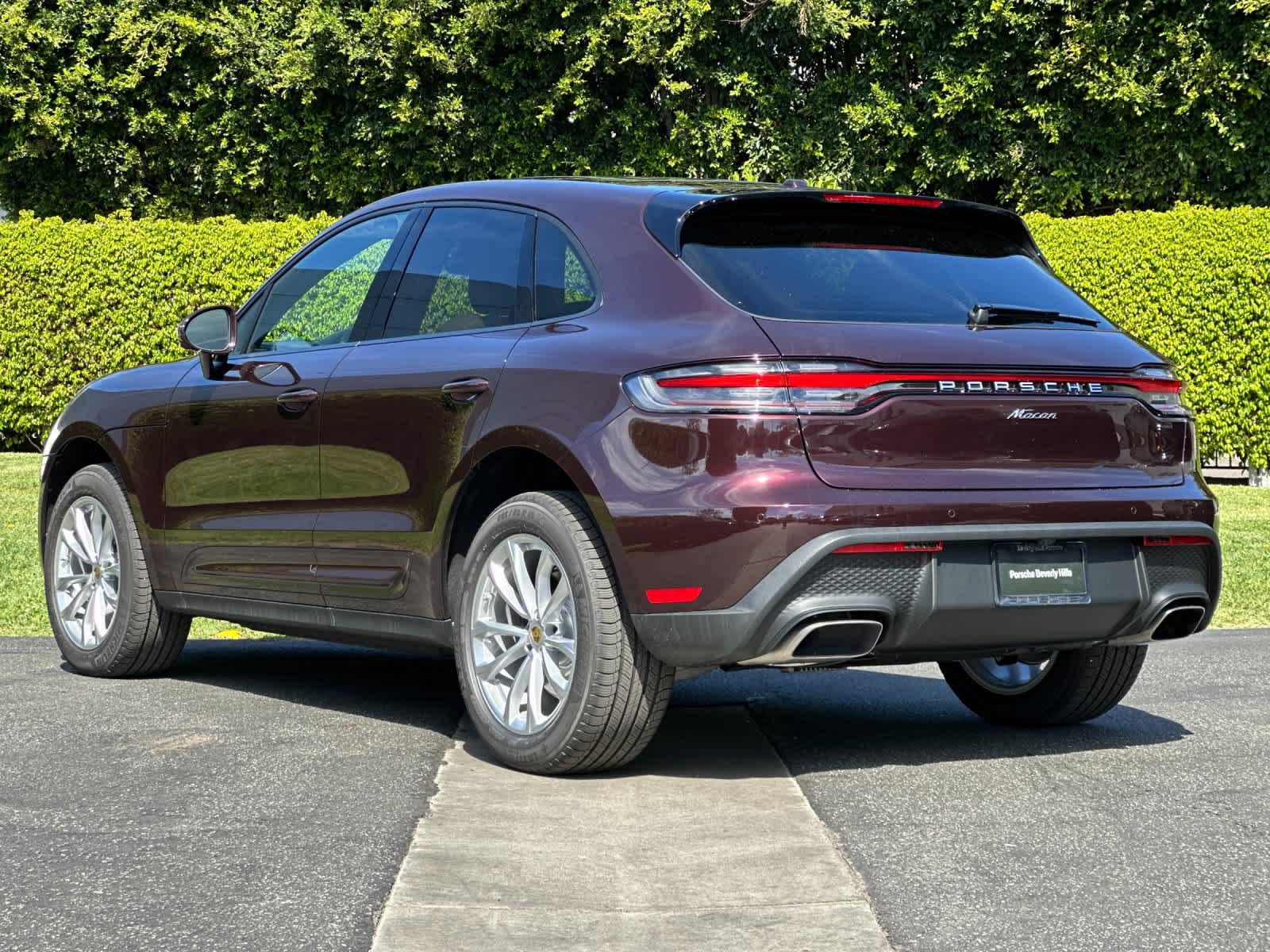 Thumbnail: 2026 Porsche Macan - 2