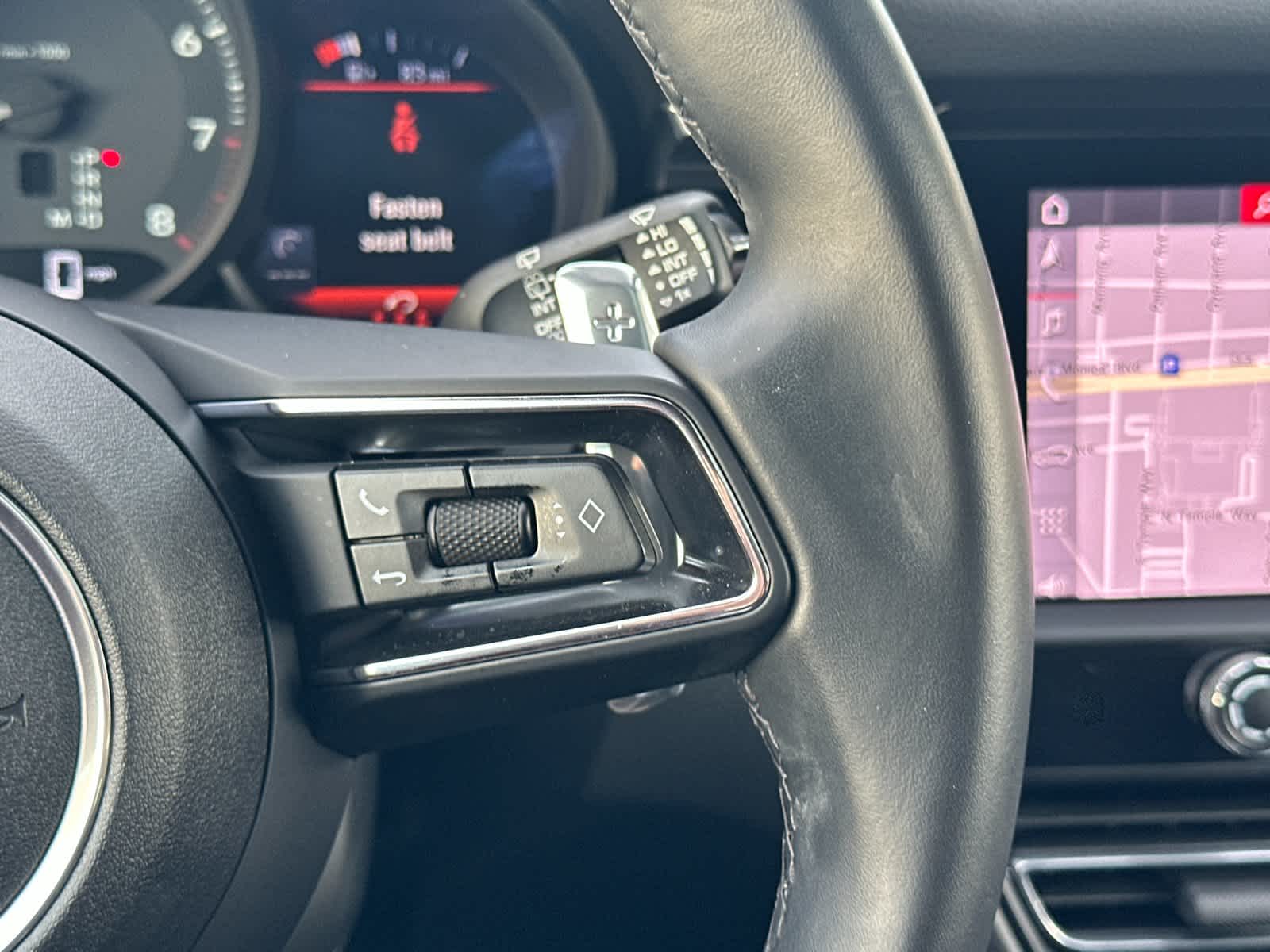 Thumbnail: 2025 Porsche Macan - 28