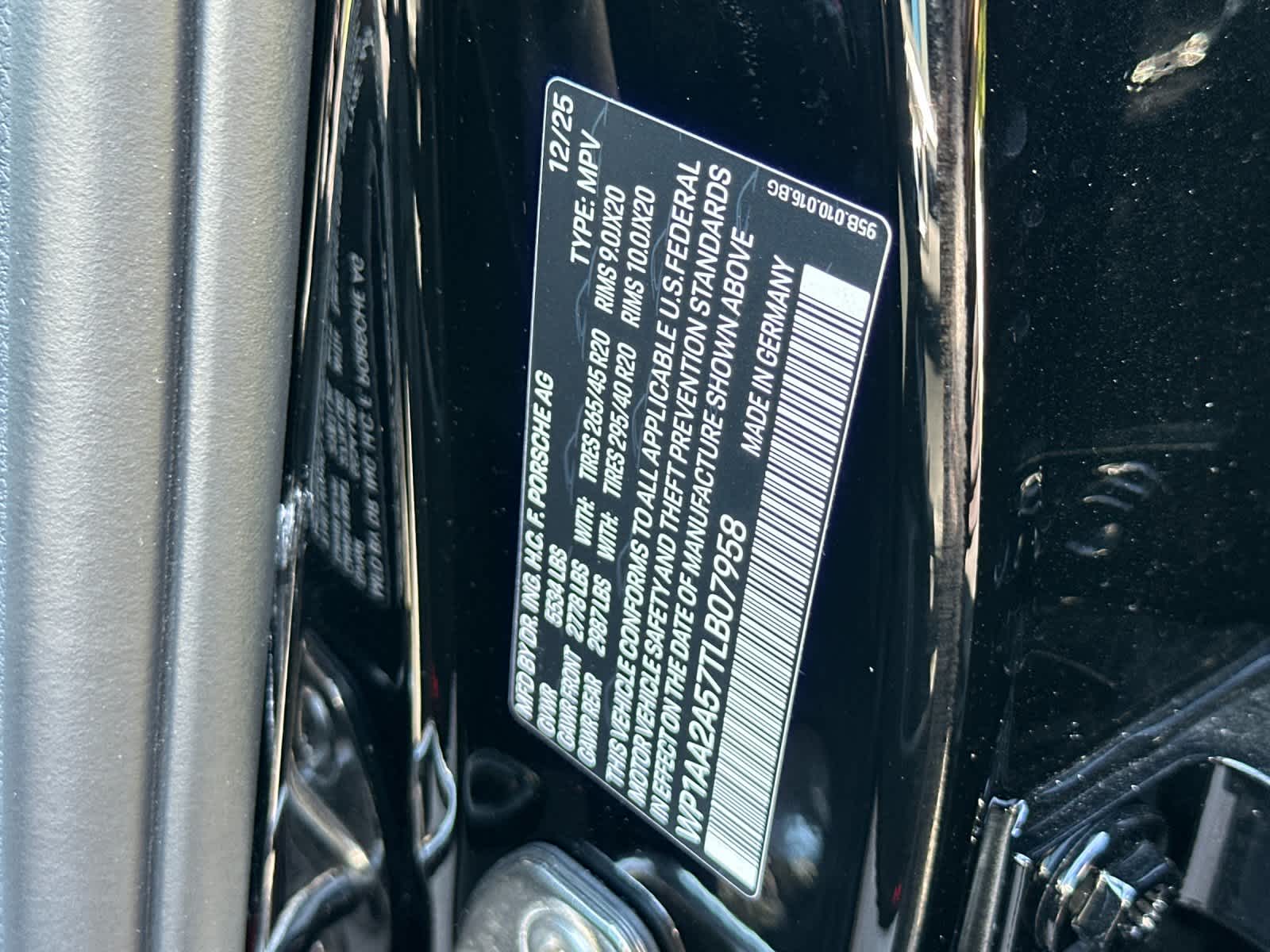 Thumbnail: 2026 Porsche Macan - 33