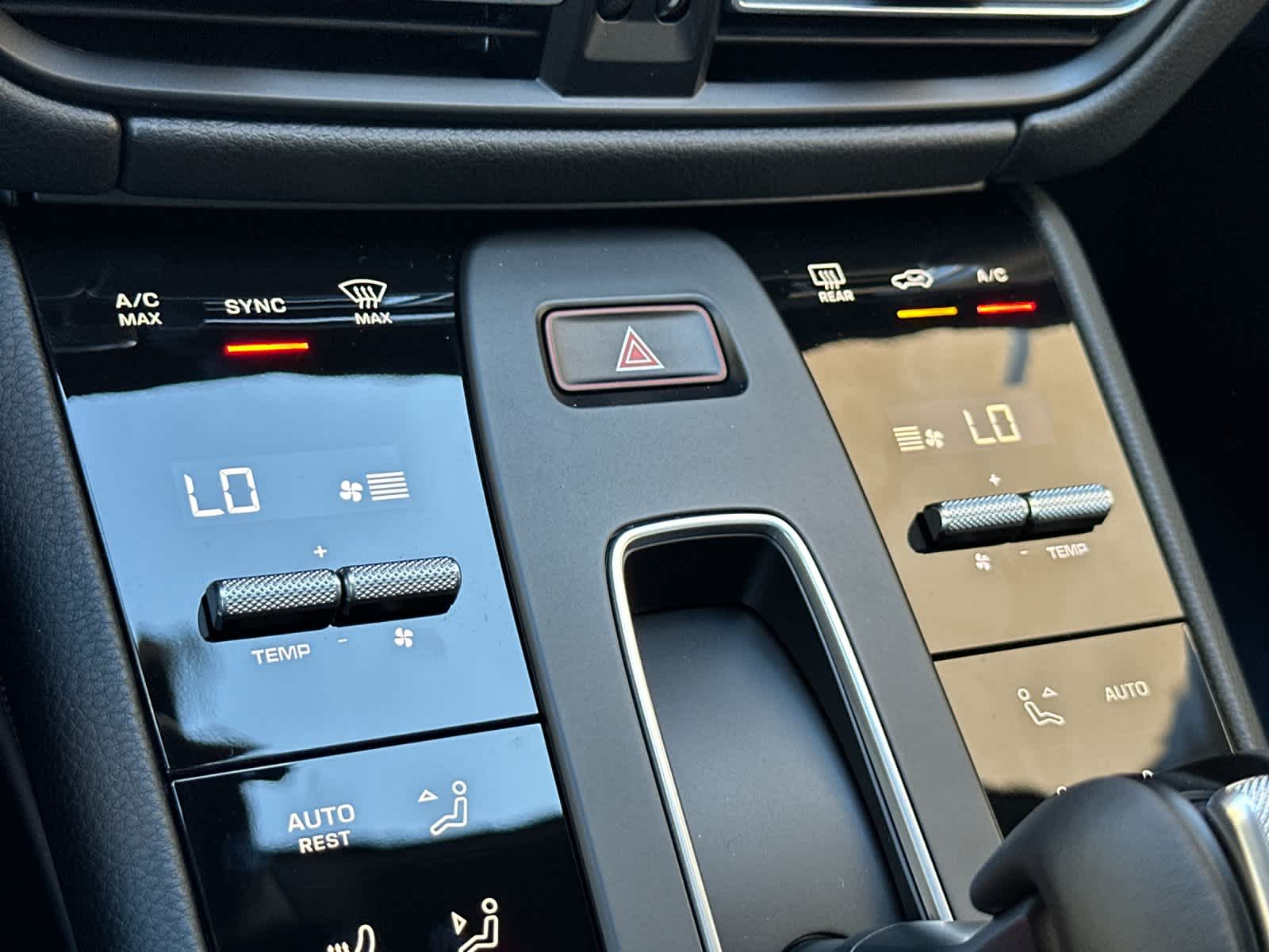 Thumbnail: 2026 Porsche Macan - 24