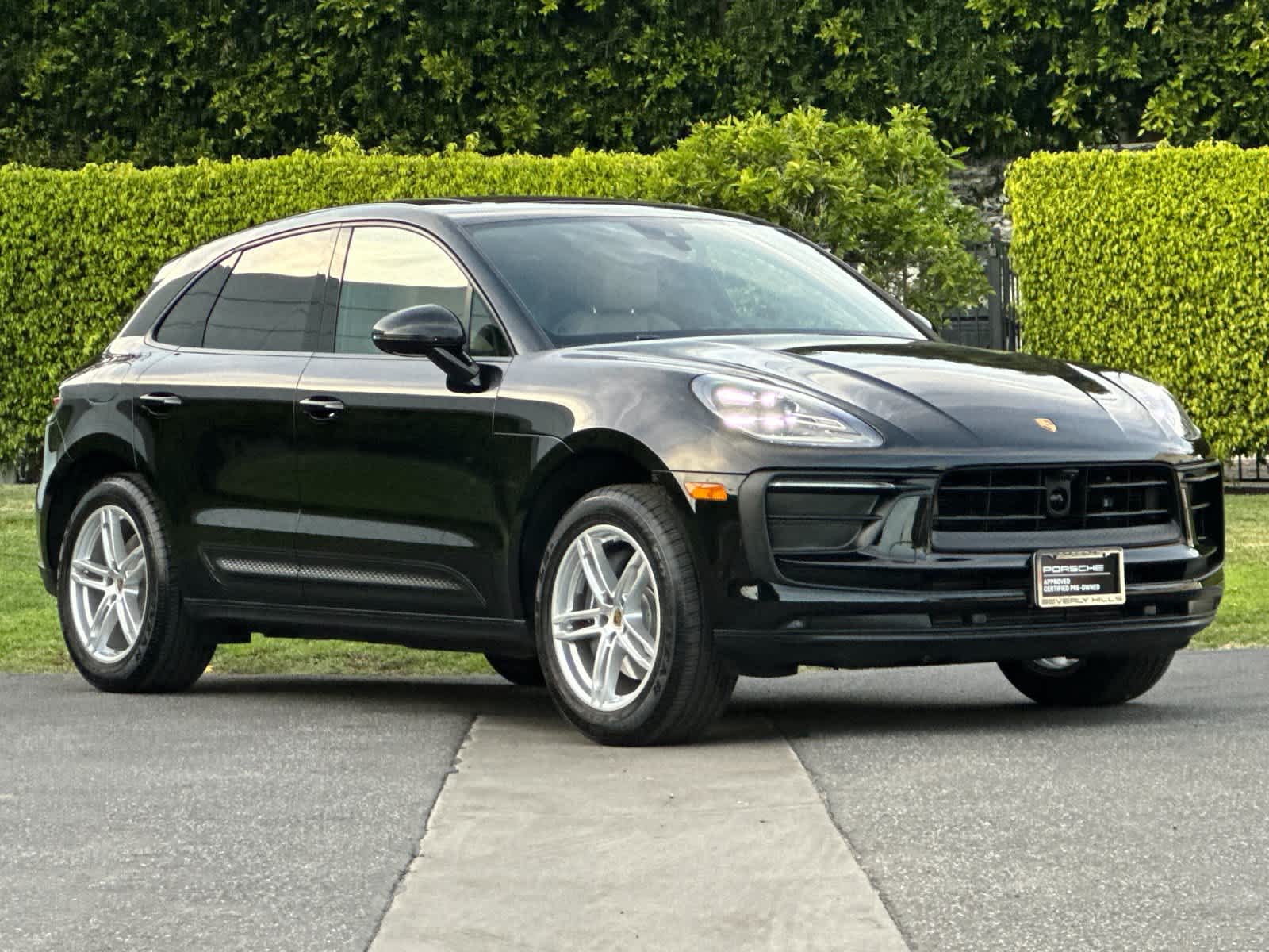 Thumbnail: 2025 Porsche Macan - 10