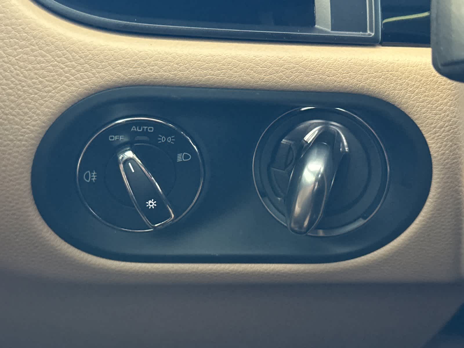 Thumbnail: 2025 Porsche Macan - 29