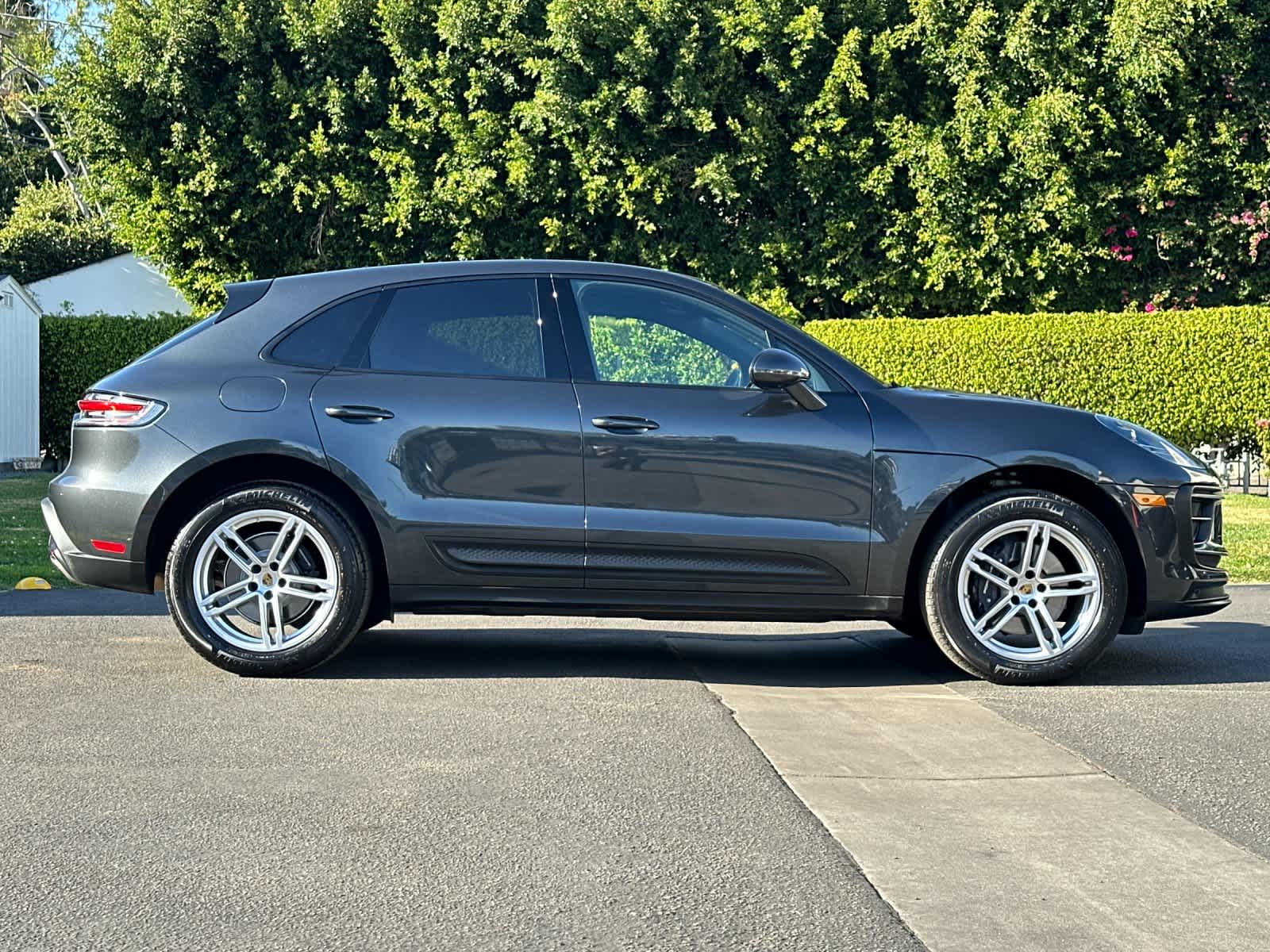 Thumbnail: 2025 Porsche Macan - 9