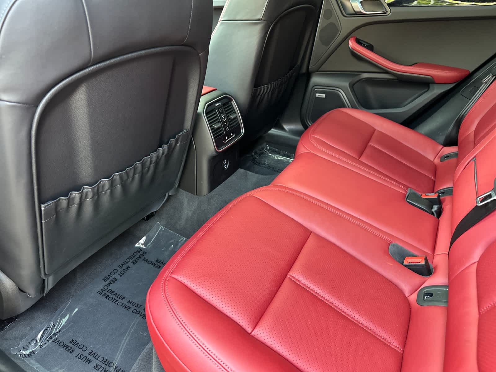 Thumbnail: 2025 Porsche Macan - 14