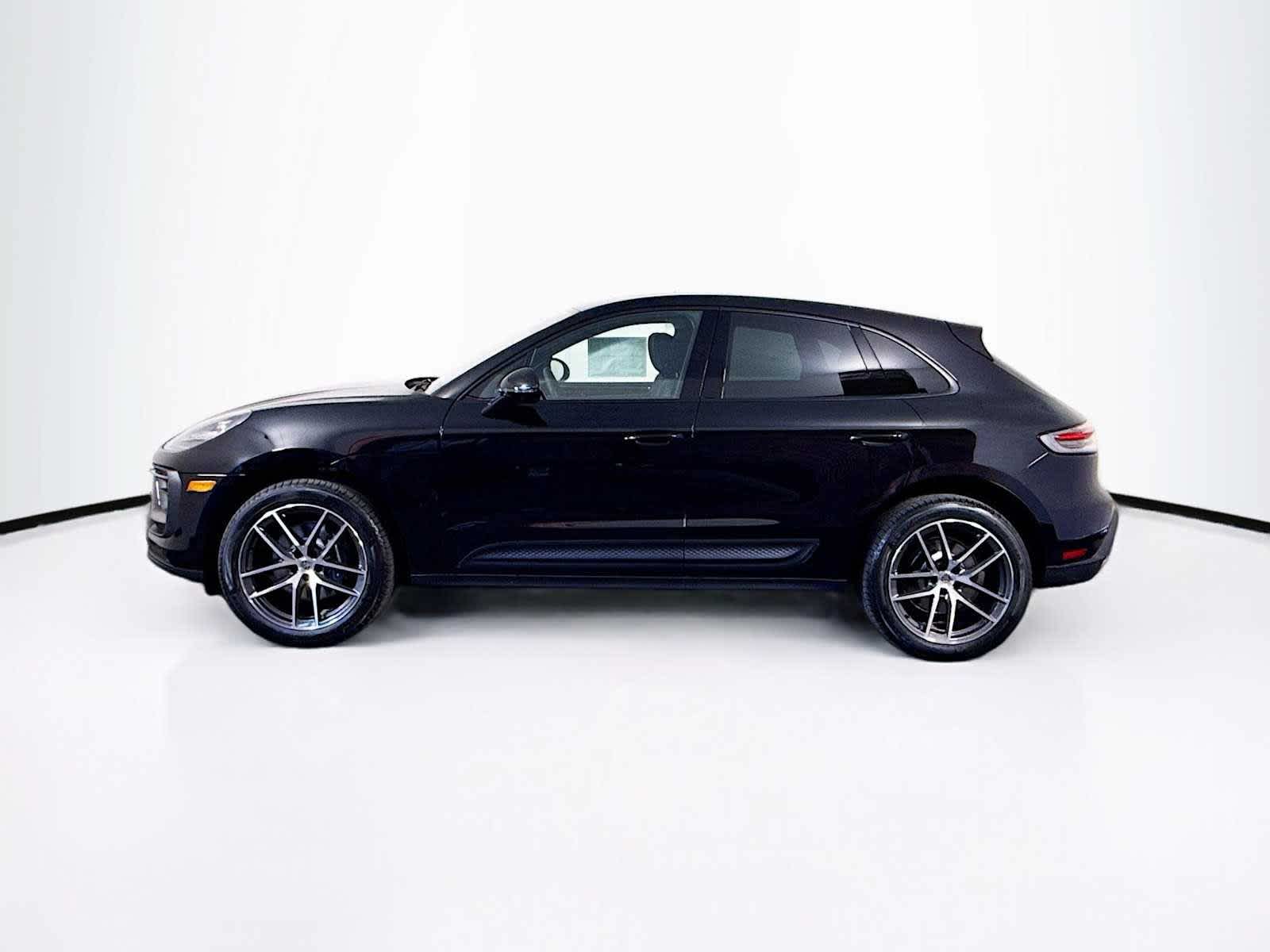 Thumbnail: 2026 Porsche Macan - 2