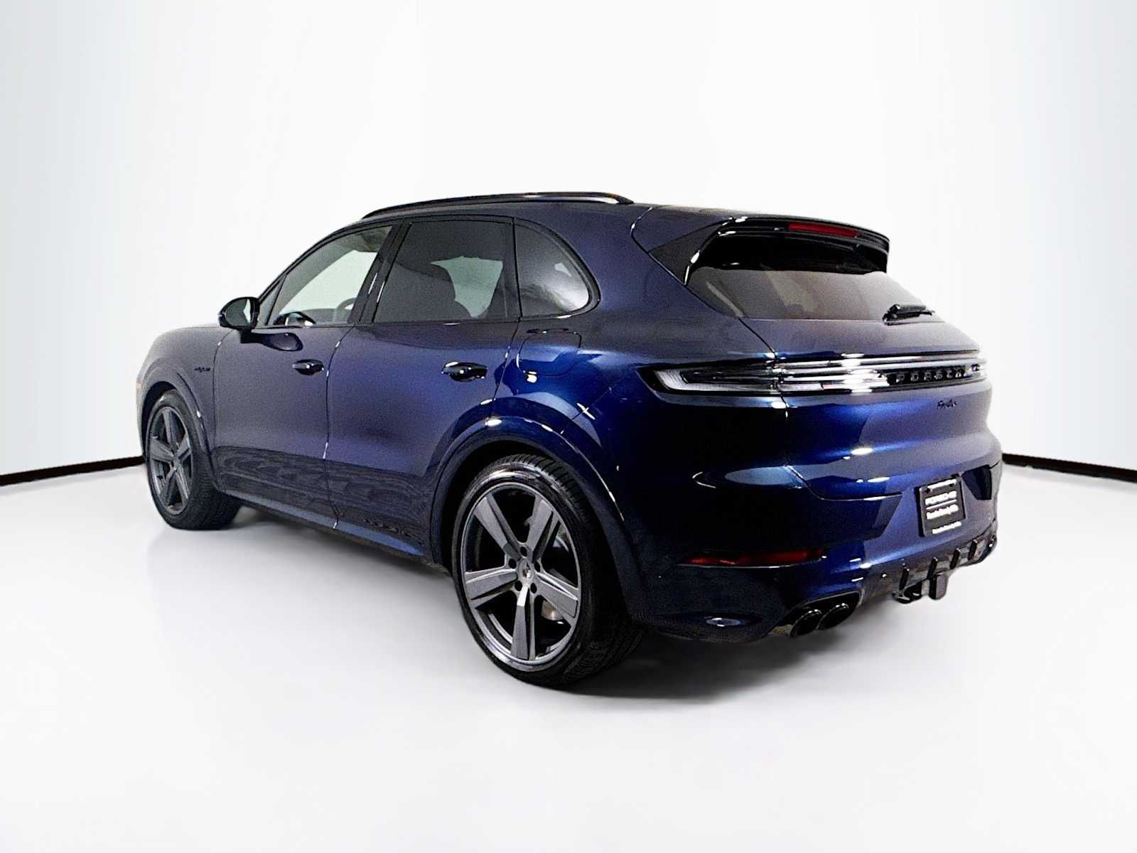 Thumbnail: 2025 Porsche Cayenne - 3