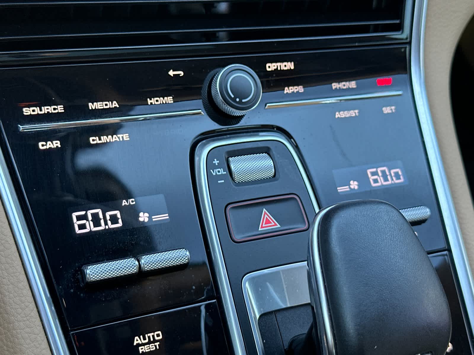 Thumbnail: 2022 Porsche Panamera - 23