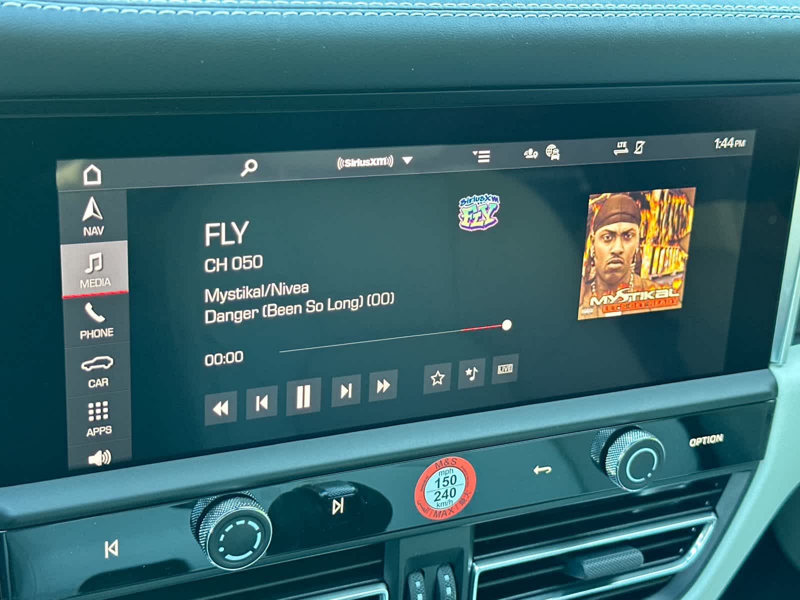 Thumbnail: 2026 Porsche Macan - 20