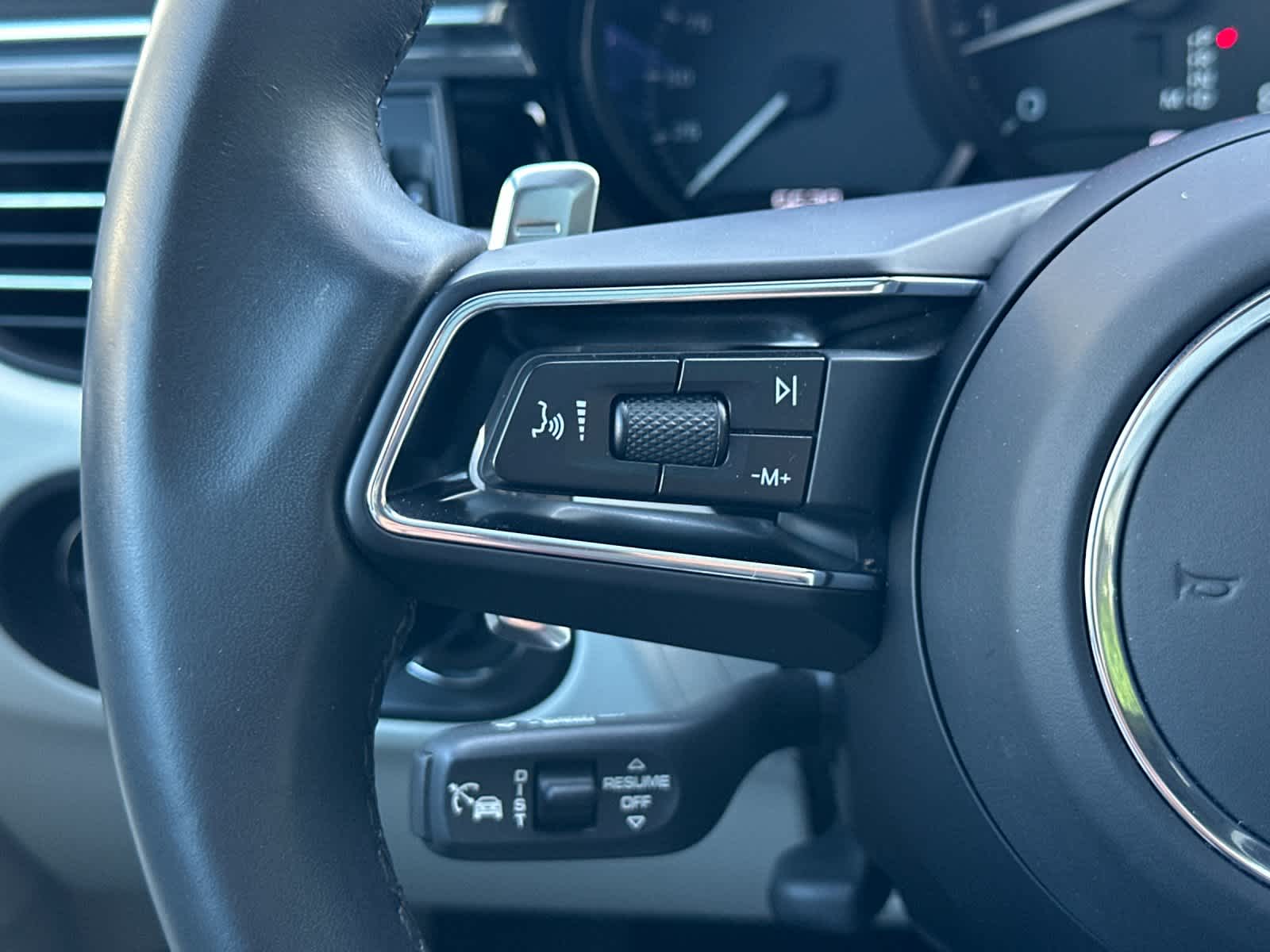 Thumbnail: 2025 Porsche Macan - 26