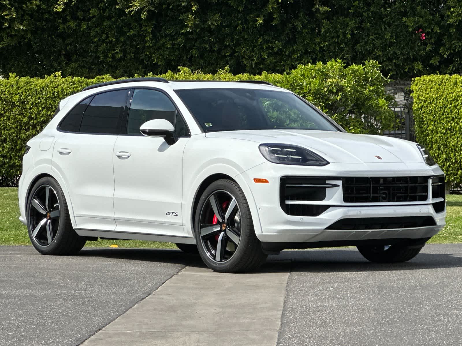 Thumbnail: 2026 Porsche Cayenne - 10