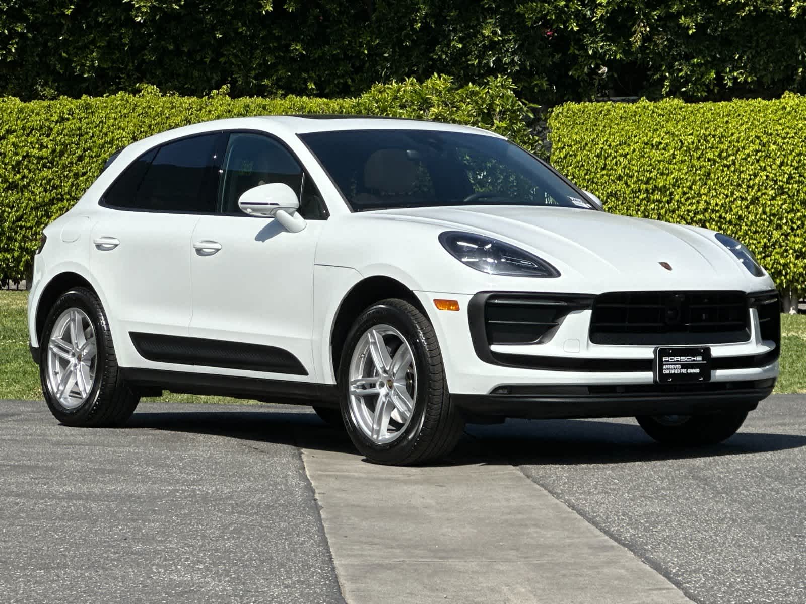 Thumbnail: 2025 Porsche Macan - 10