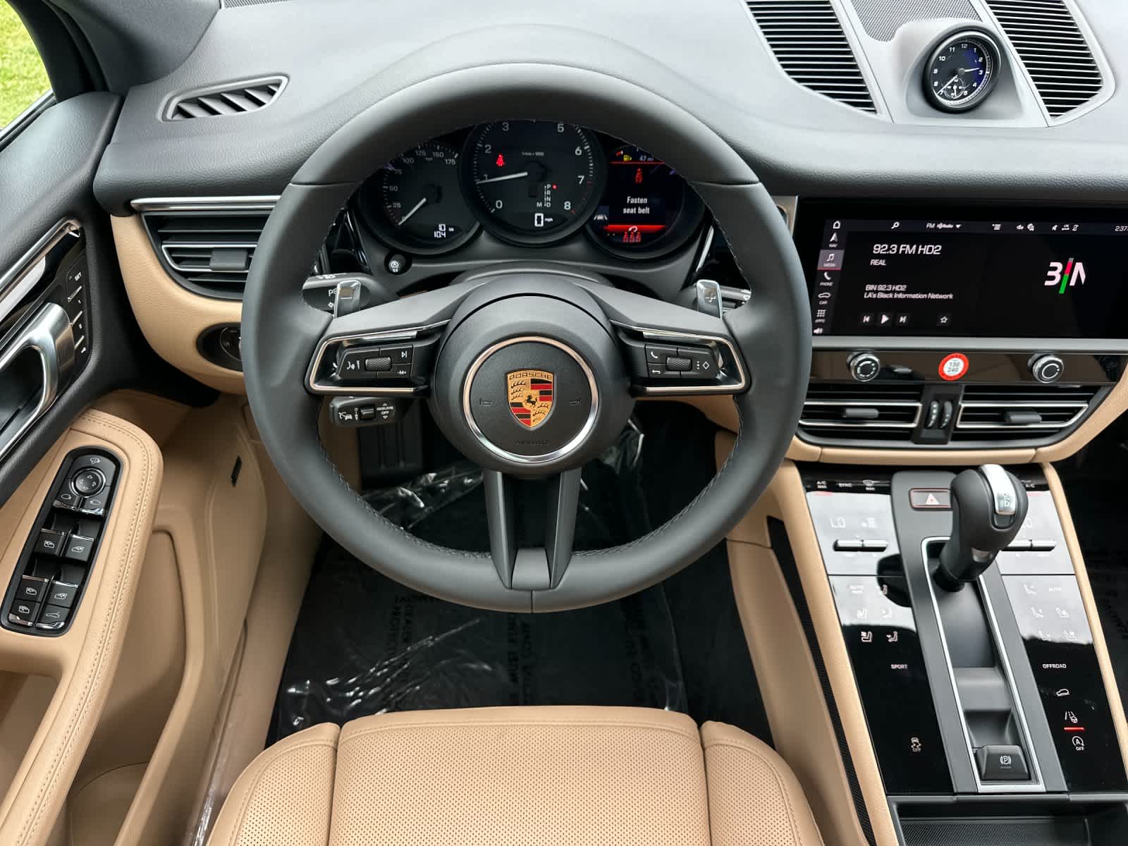 Thumbnail: 2026 Porsche Macan - 15