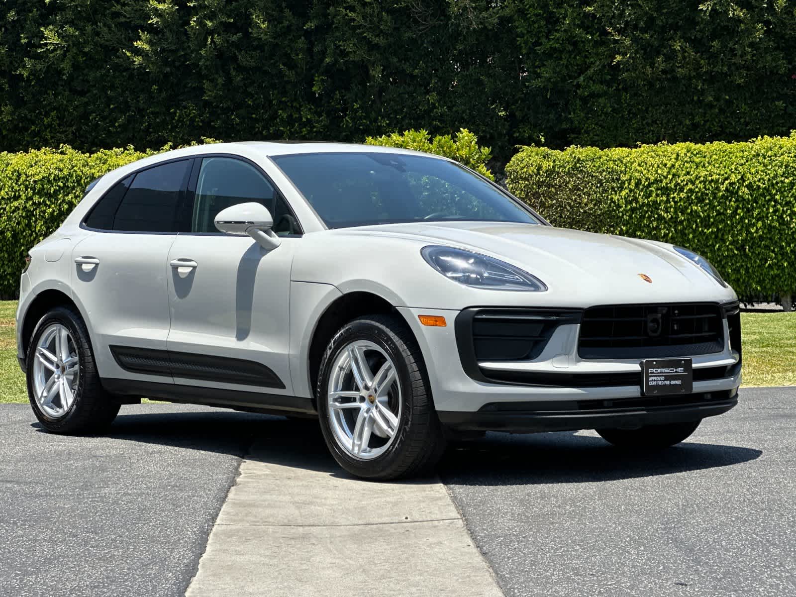 Thumbnail: 2025 Porsche Macan - 10