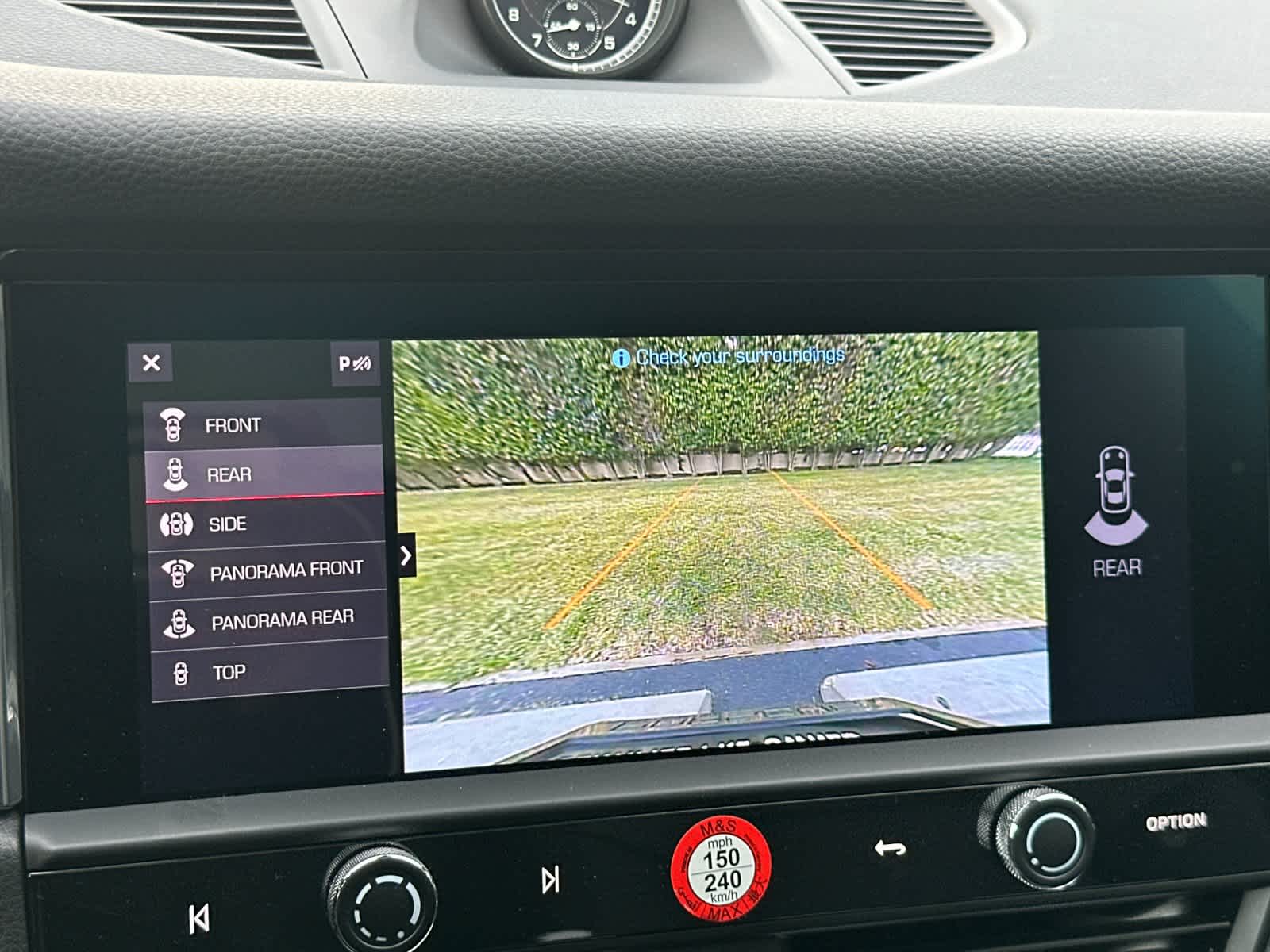 Thumbnail: 2025 Porsche Macan - 22