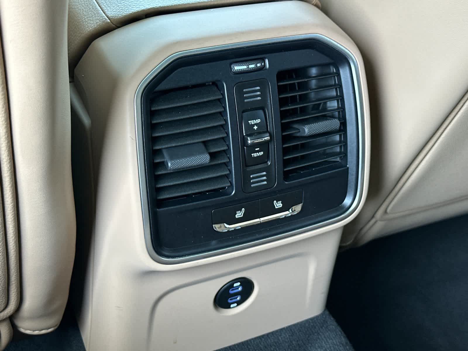 Thumbnail: 2025 Porsche Macan - 14