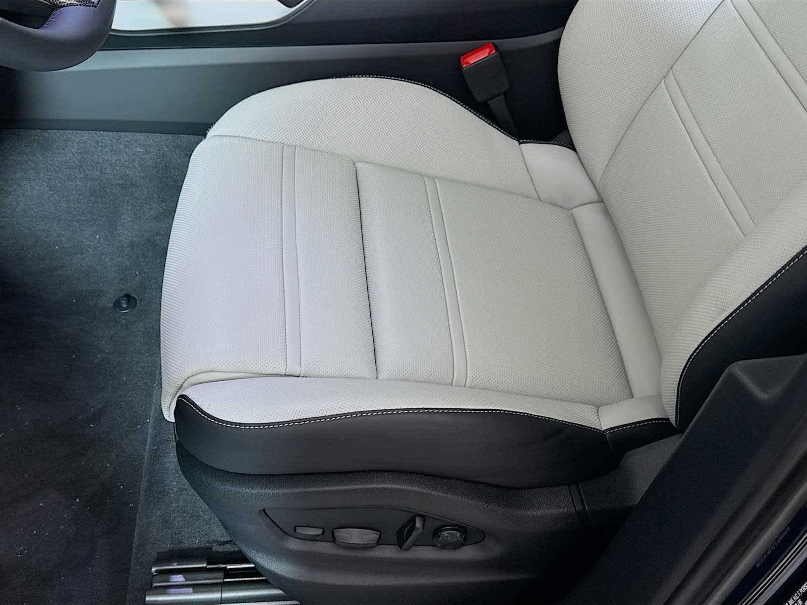 Thumbnail: 2025 Porsche Cayenne - 15