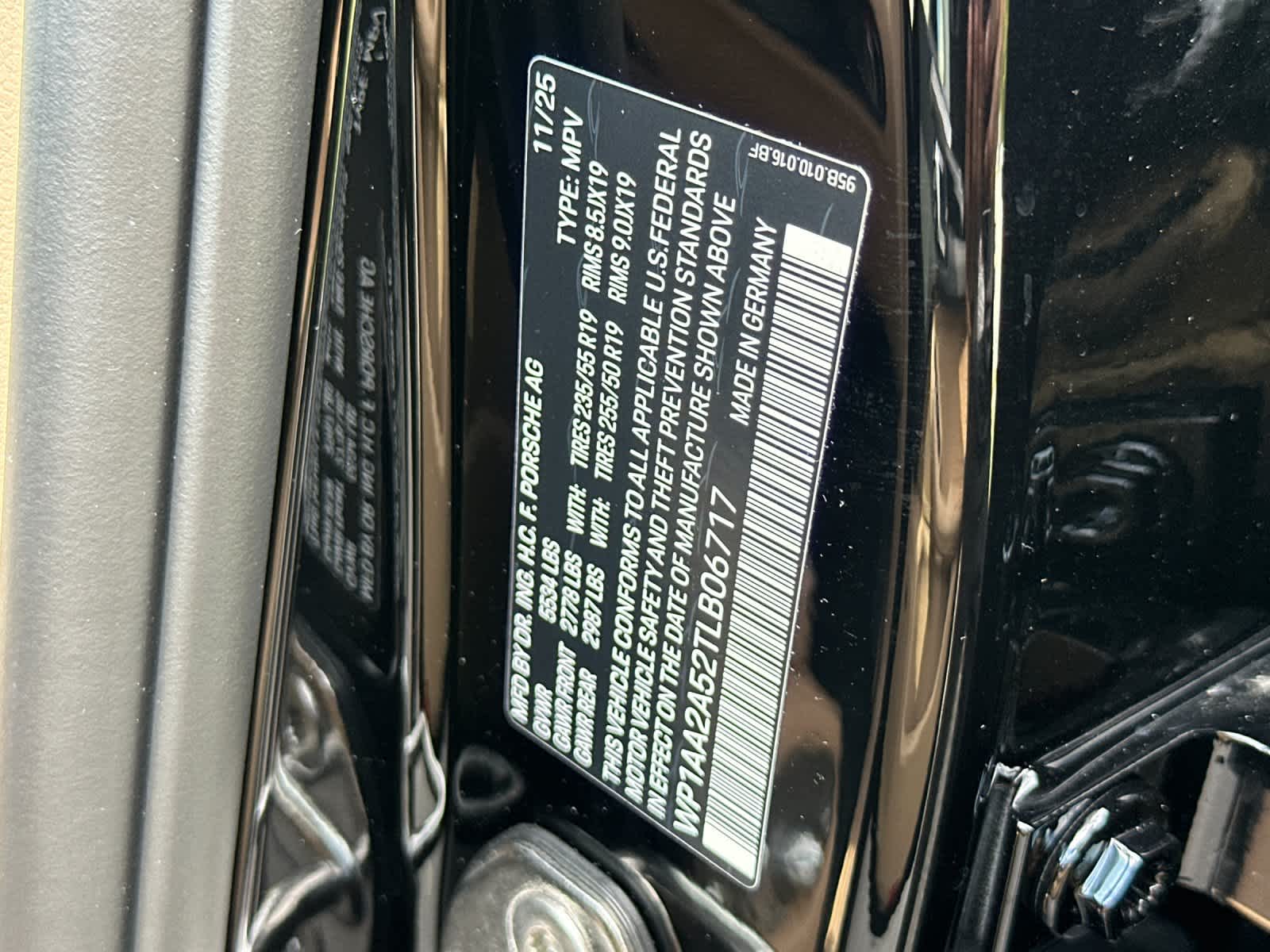 Thumbnail: 2026 Porsche Macan - 33