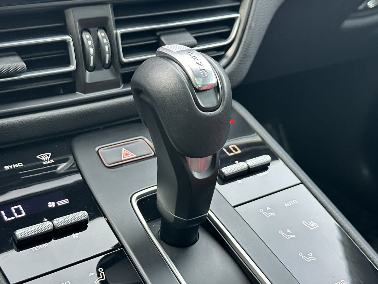 Thumbnail: 2025 Porsche Macan - 25