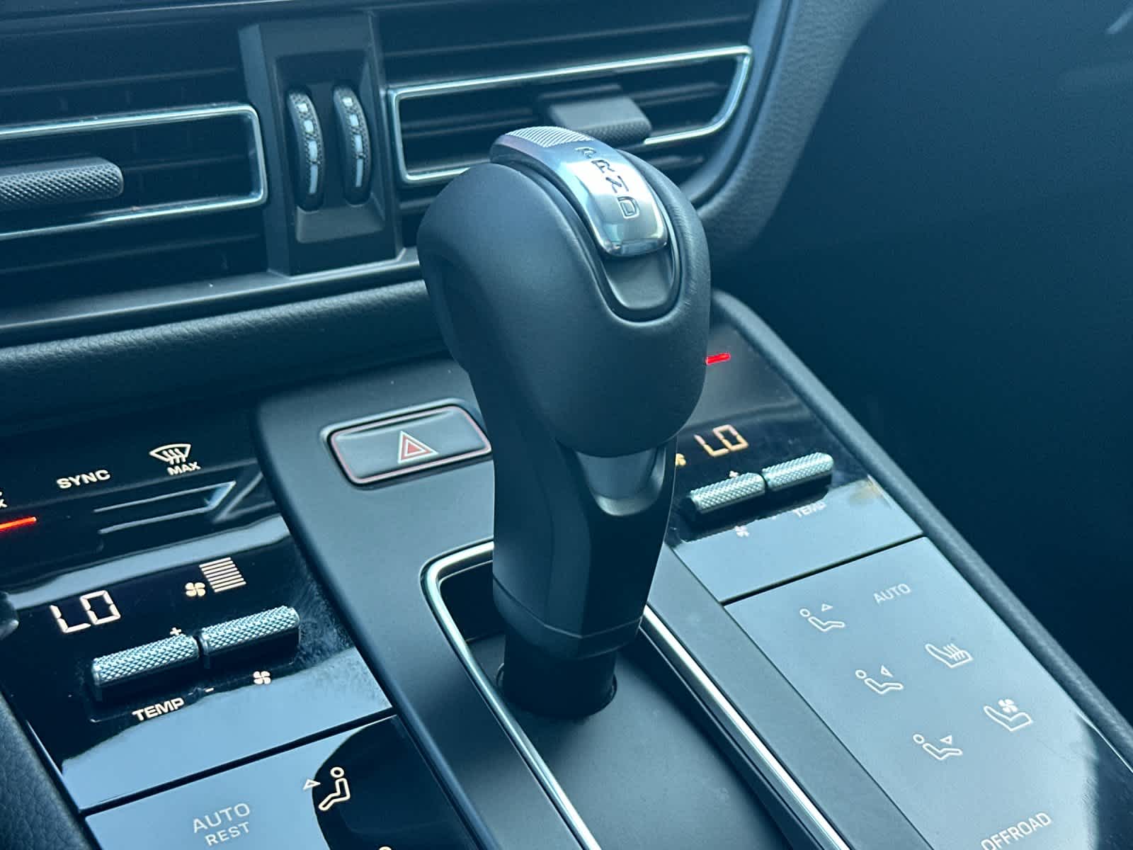Thumbnail: 2025 Porsche Macan - 23