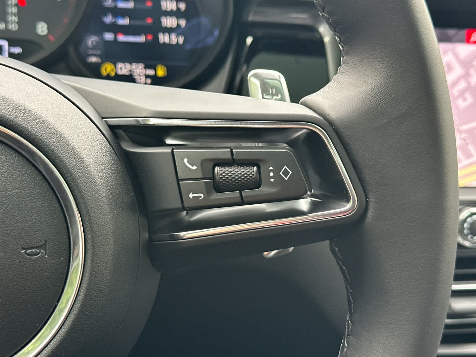 Thumbnail: 2026 Porsche Macan - 28